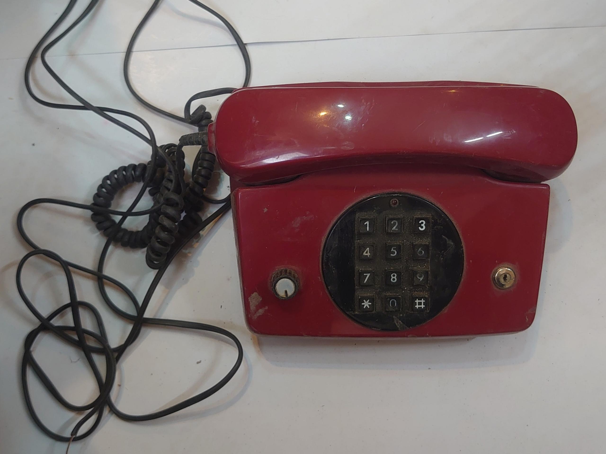 تلفن قدیمی زیبا