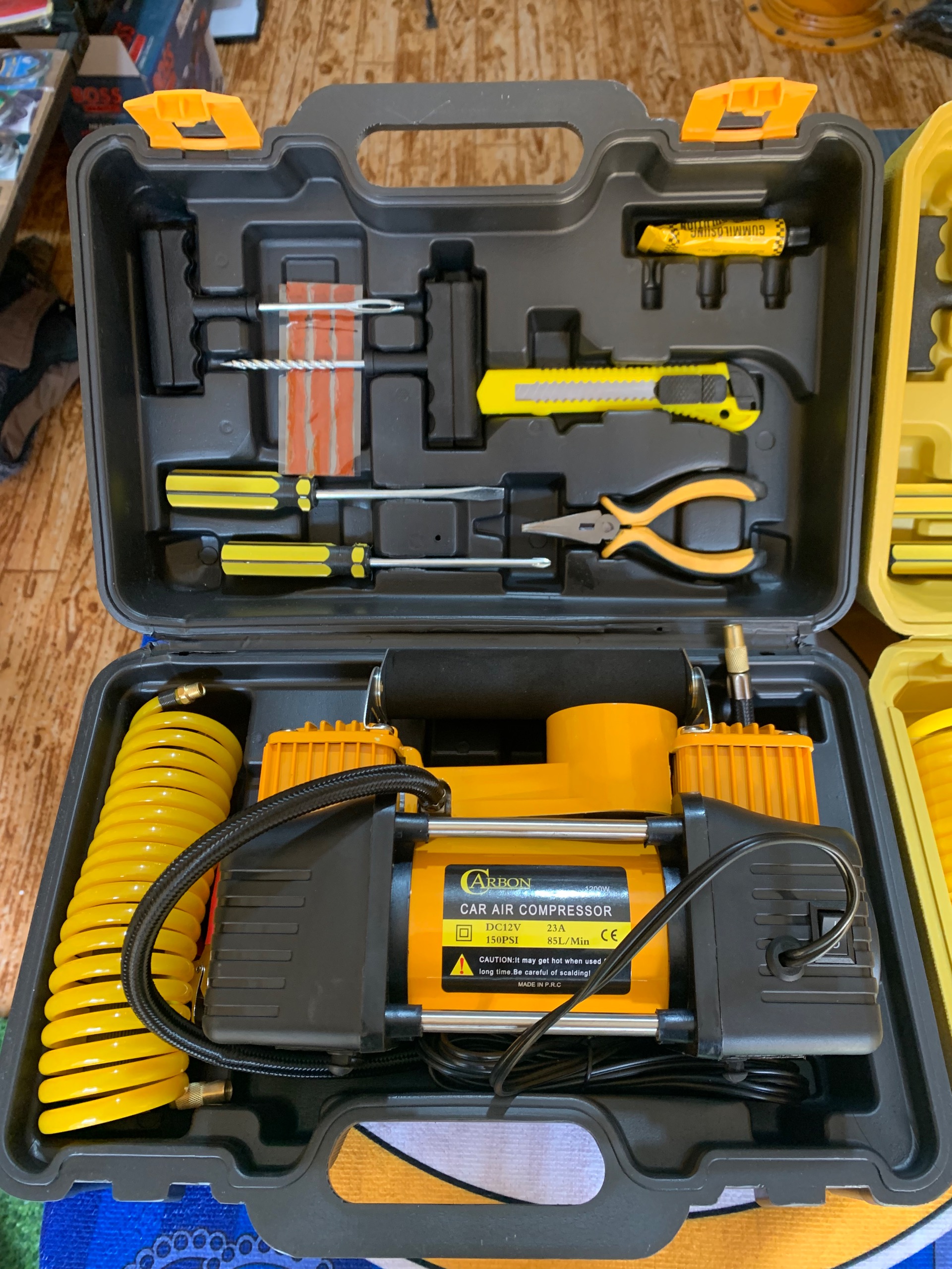 پمپ باد فندکی 2سیلندر با جعبه ابزار