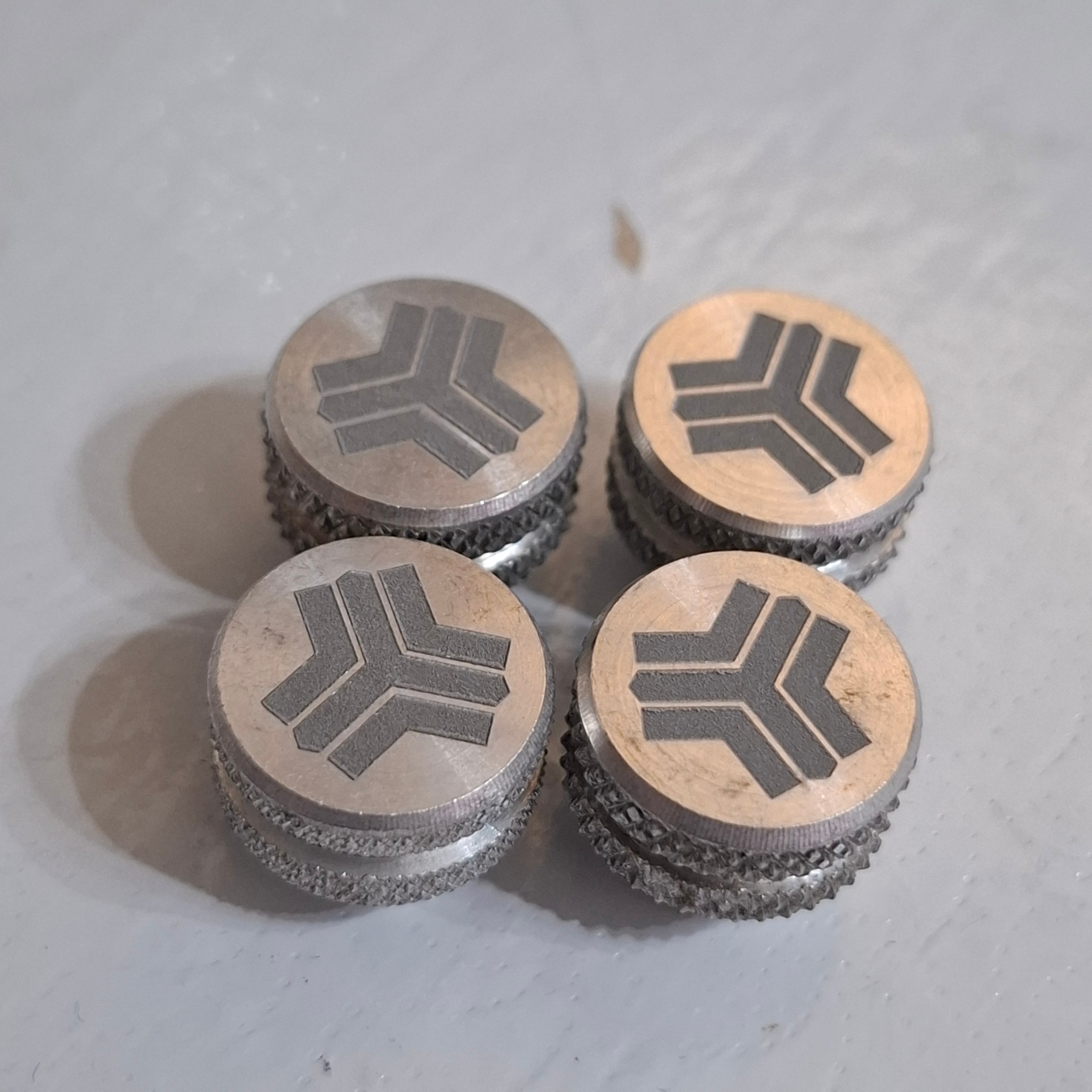 سر والف فلزی  باآرم سایپا