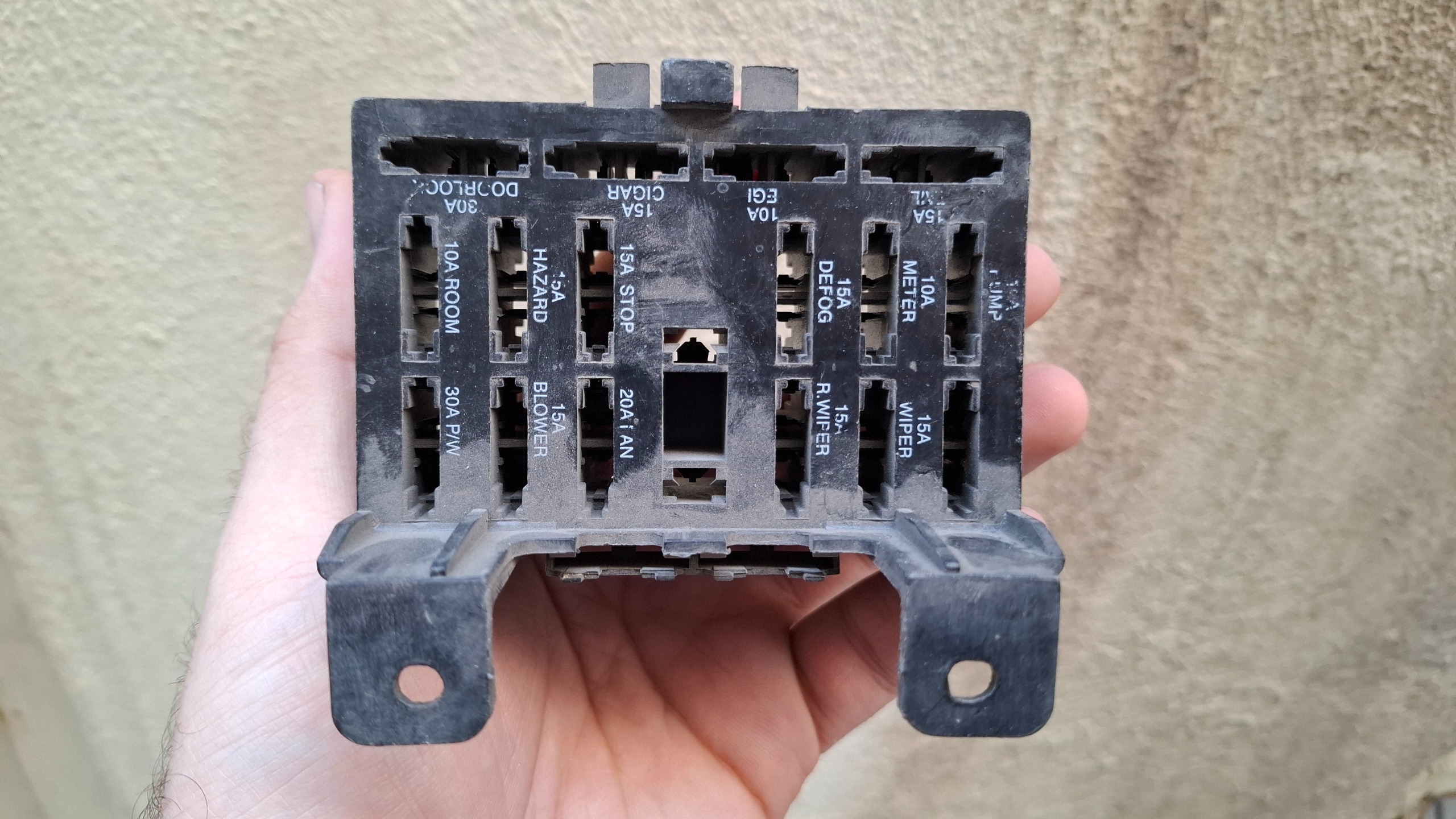 قاب فیوز  سالم  پراید