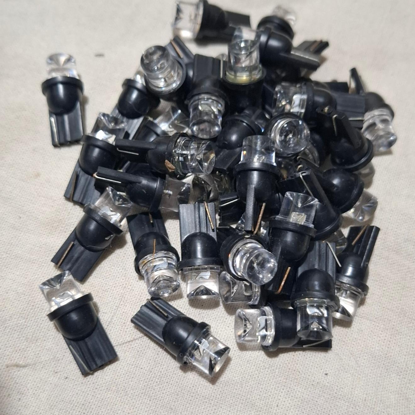 لامپ ELD آریایی آبی رنگ40تایی