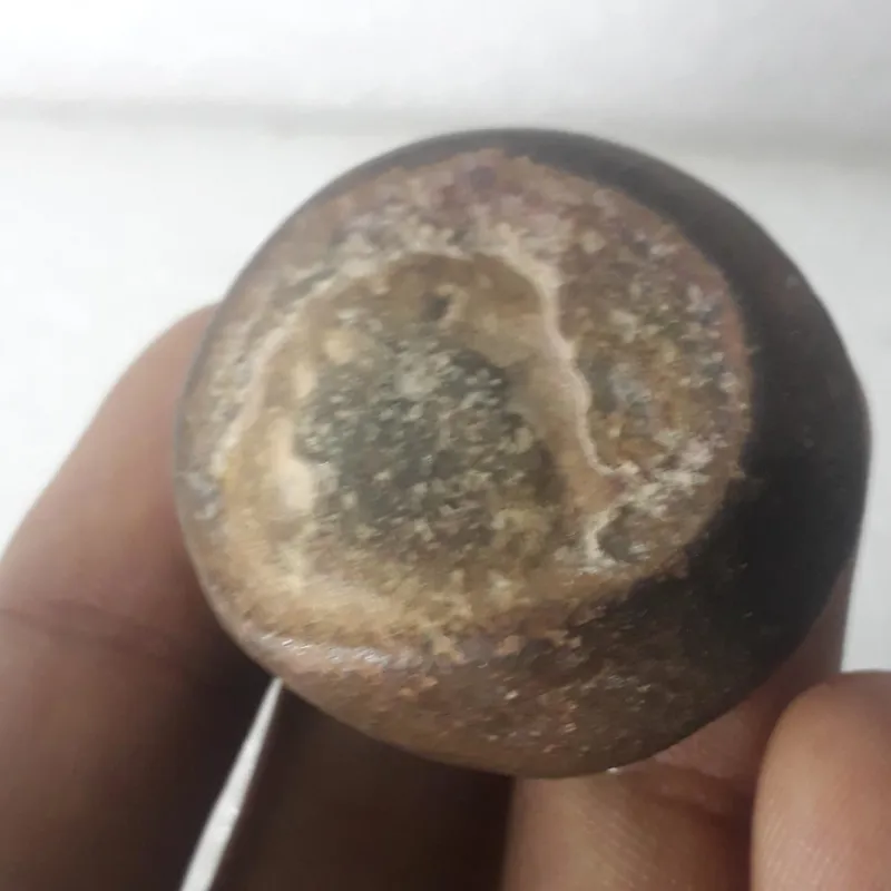 سنگ یا مهر بسیار قدیمی دار