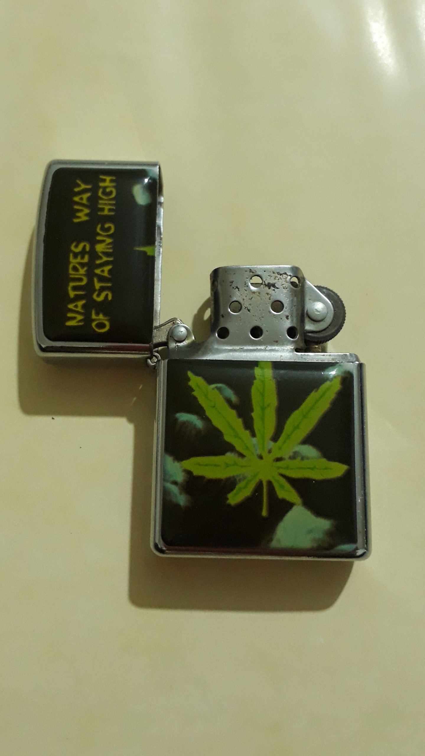 فندک بنزینی طرح زیپو