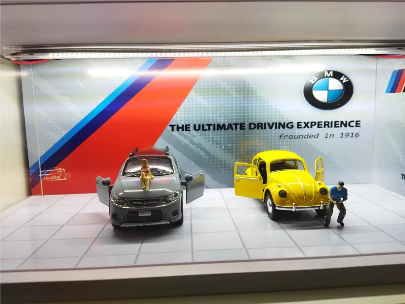 ماکت فولکس و کوییک و دو فیگور