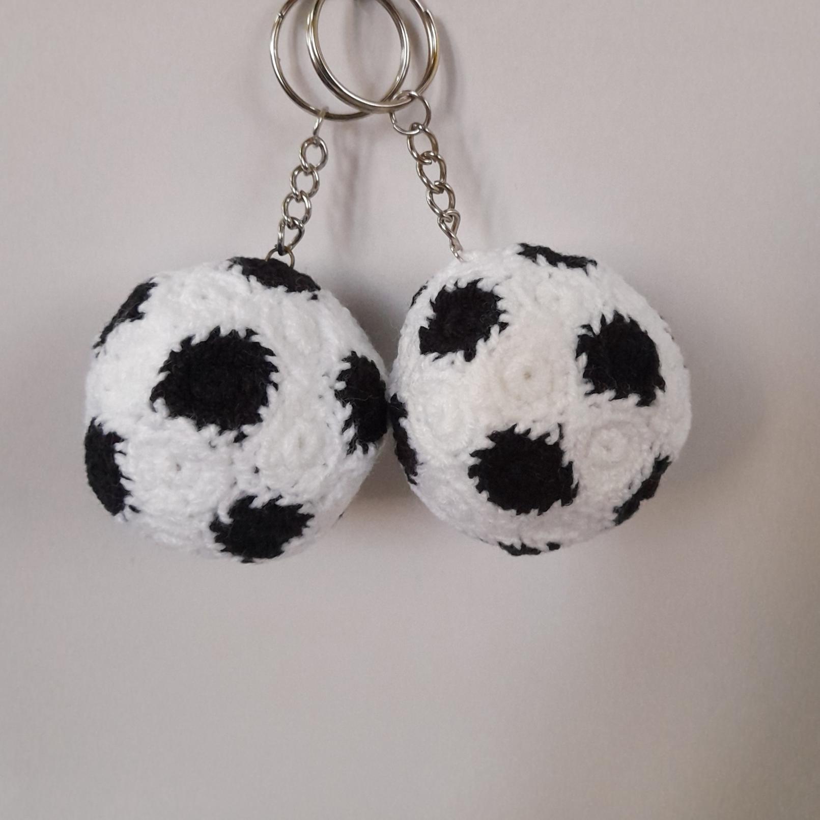 آویزتوپ فوتبال فوق العاده زیباسایزمتوسط