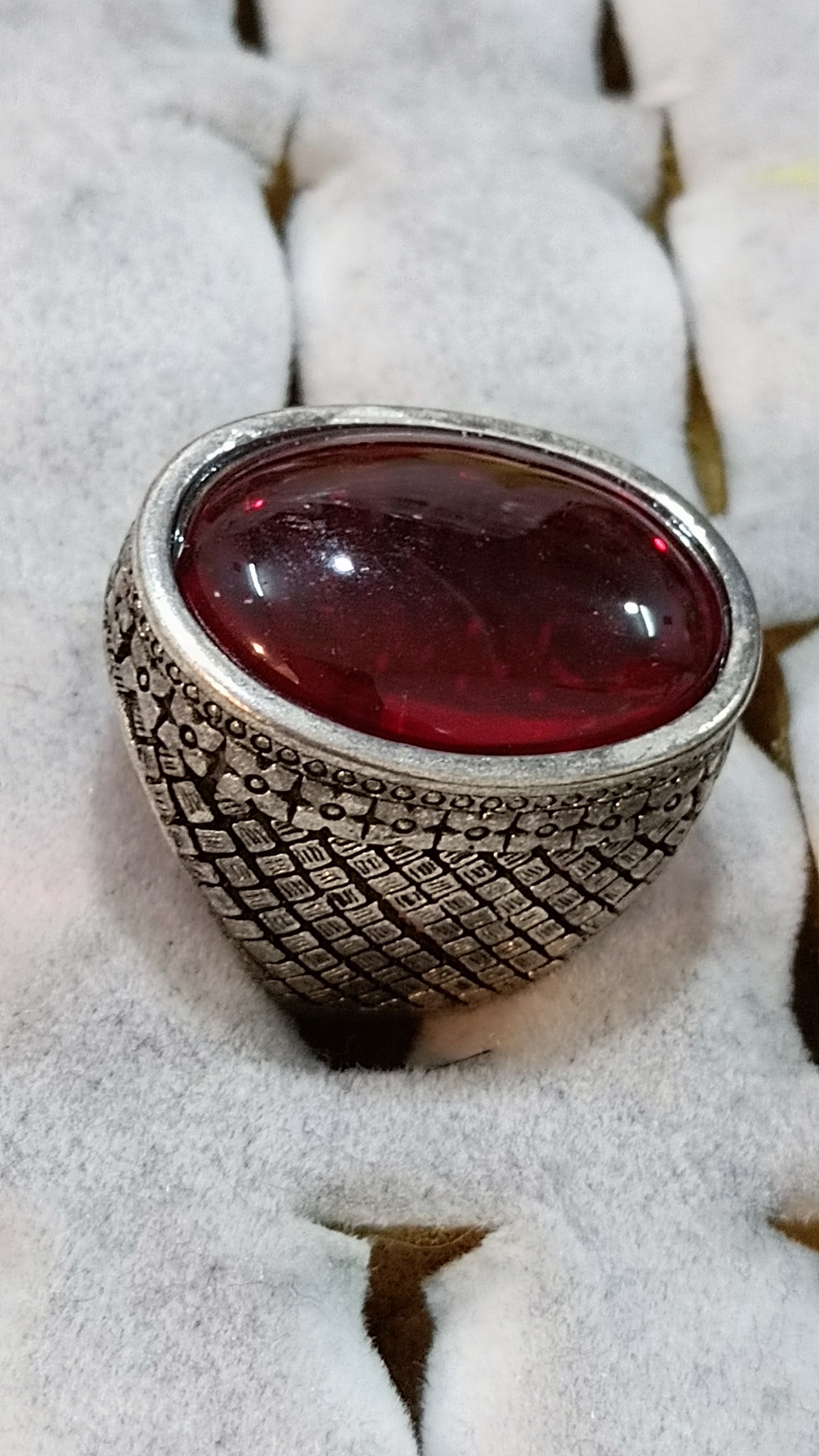 انگشتر وارداتی نگین سرخ و رکاب نقره ای
