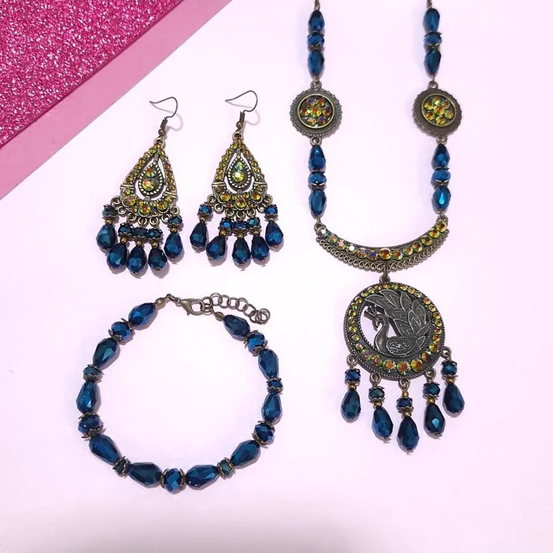 ست سنتی طاووس