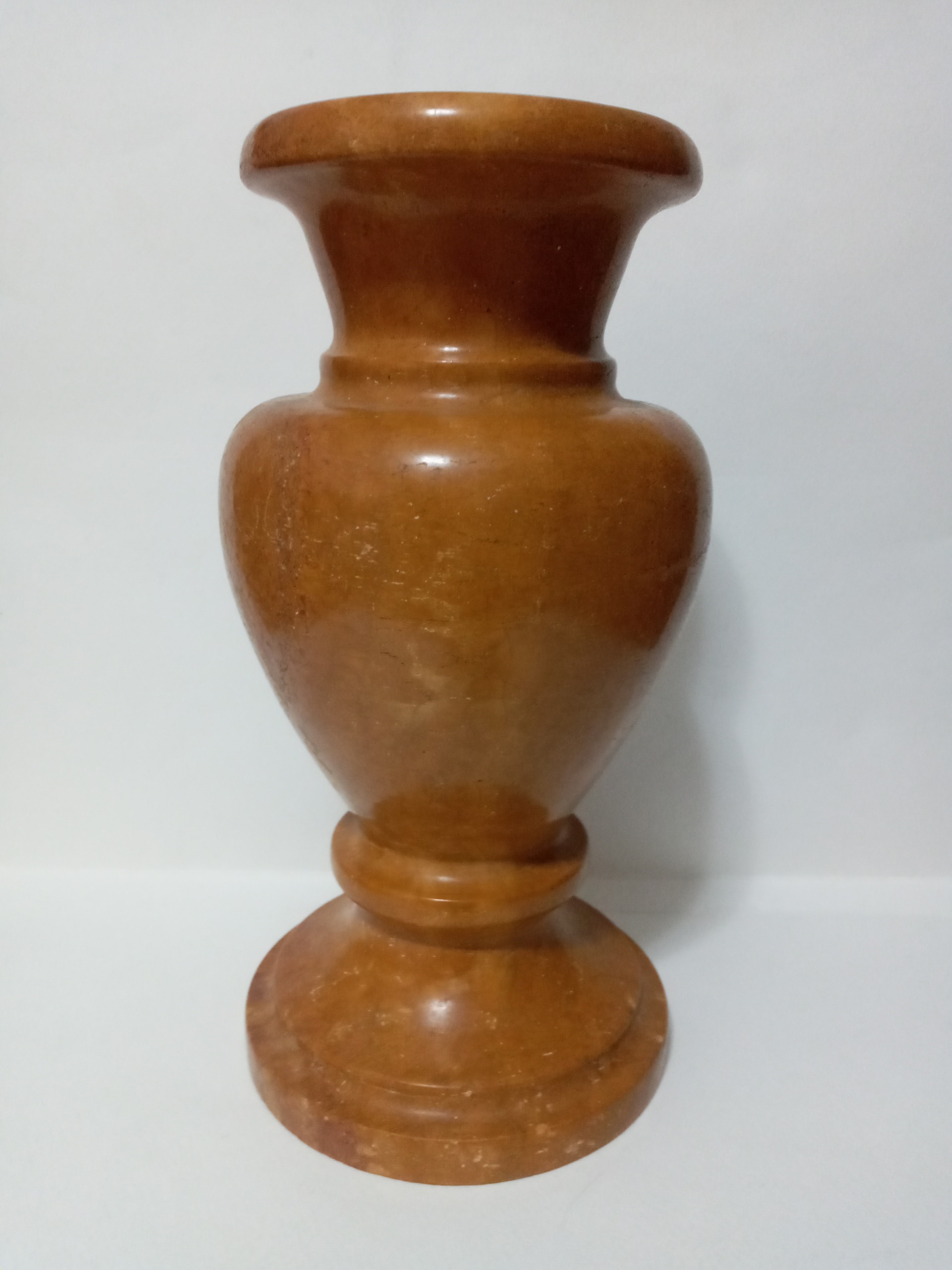 گلدان قدیمی (سنگ معدنی جاسپر)