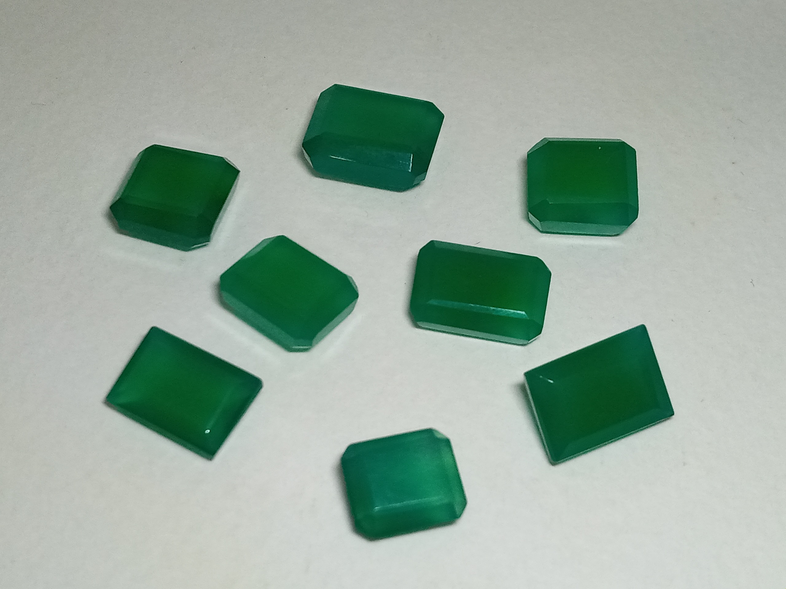 8 عدد نگین های انگشتری انیکس سبز