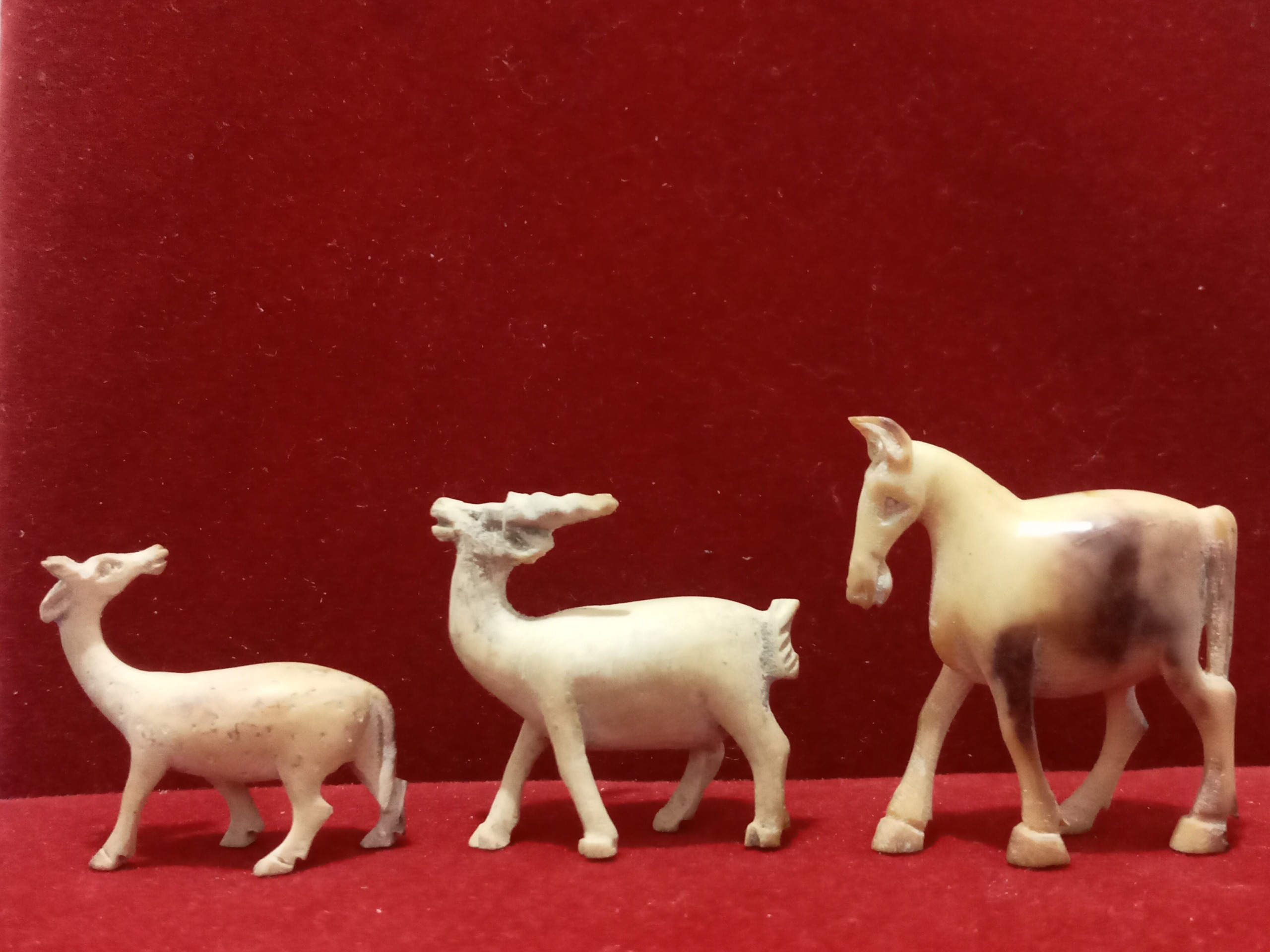 مجسمه های مینیاتوری قدیمی حیوانات(عاج فیل)