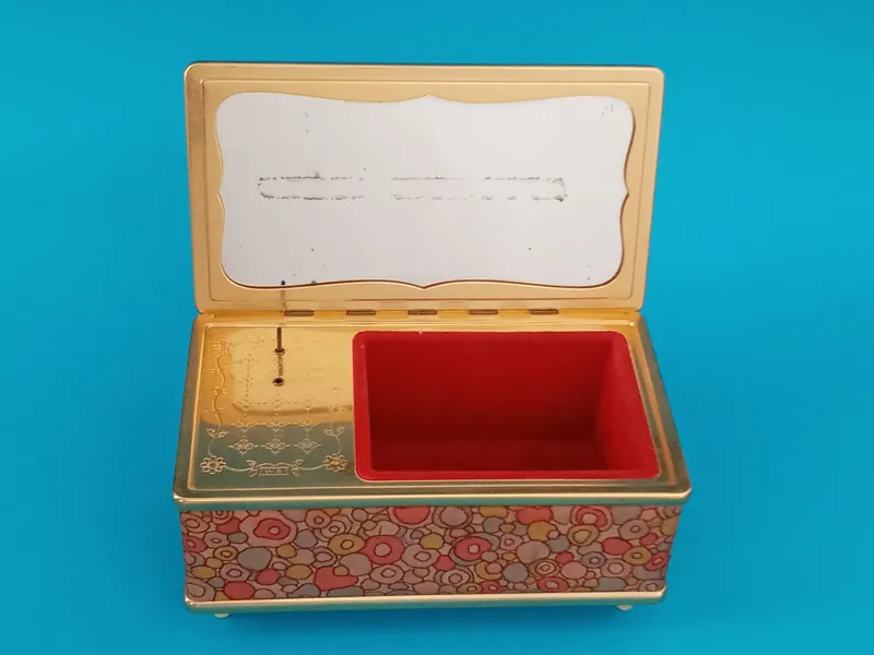 جعبه موزیکال قدیمی ژاپن