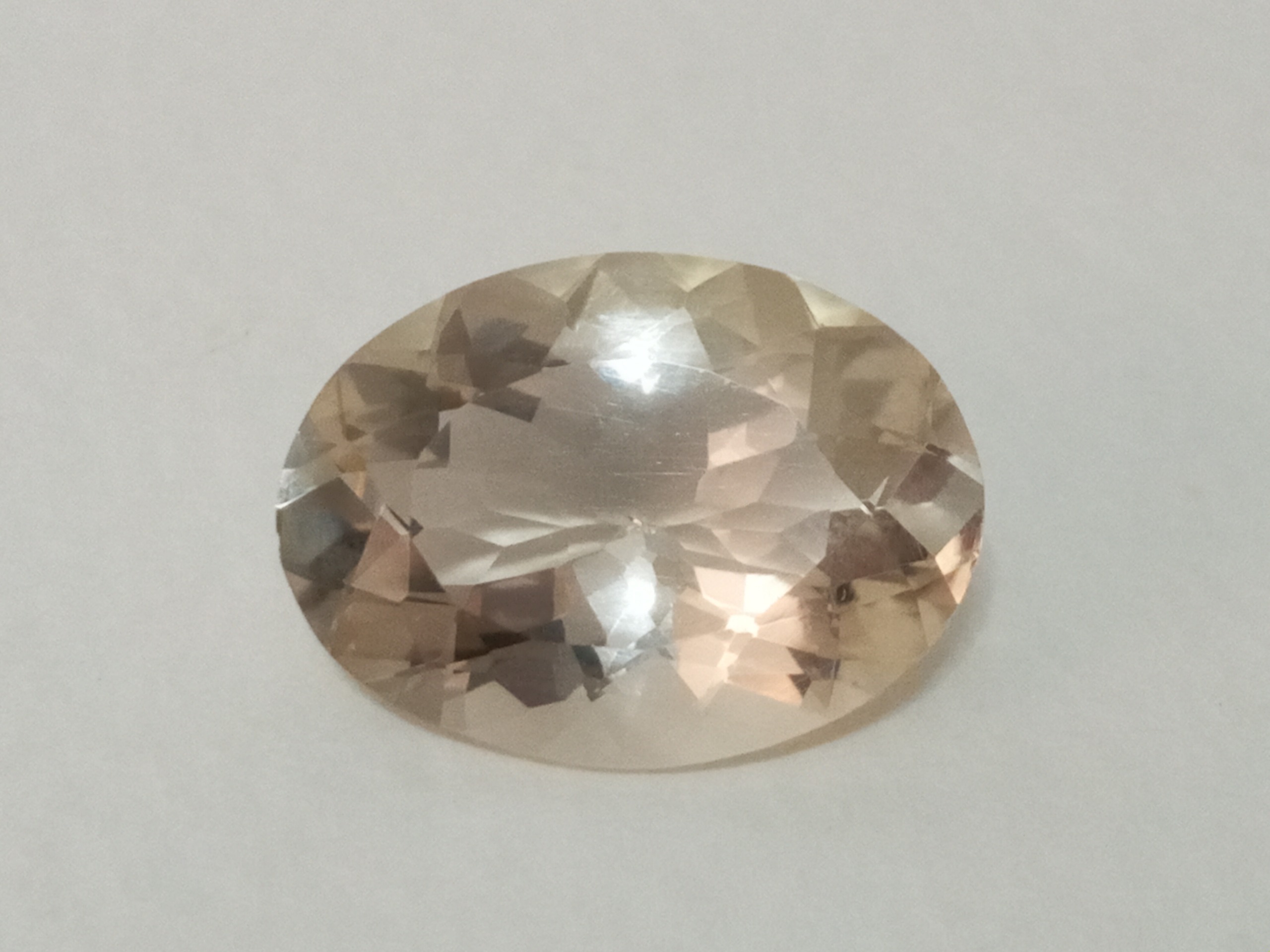 نگین سنگ معدنی کوارتز دودی کم رنگ