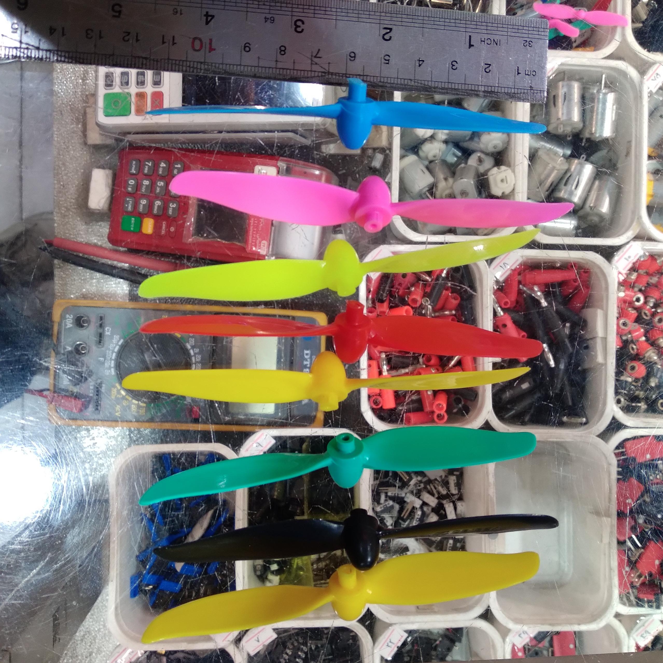 ملخ دو پر 11 سانتی مناسب کاردستی