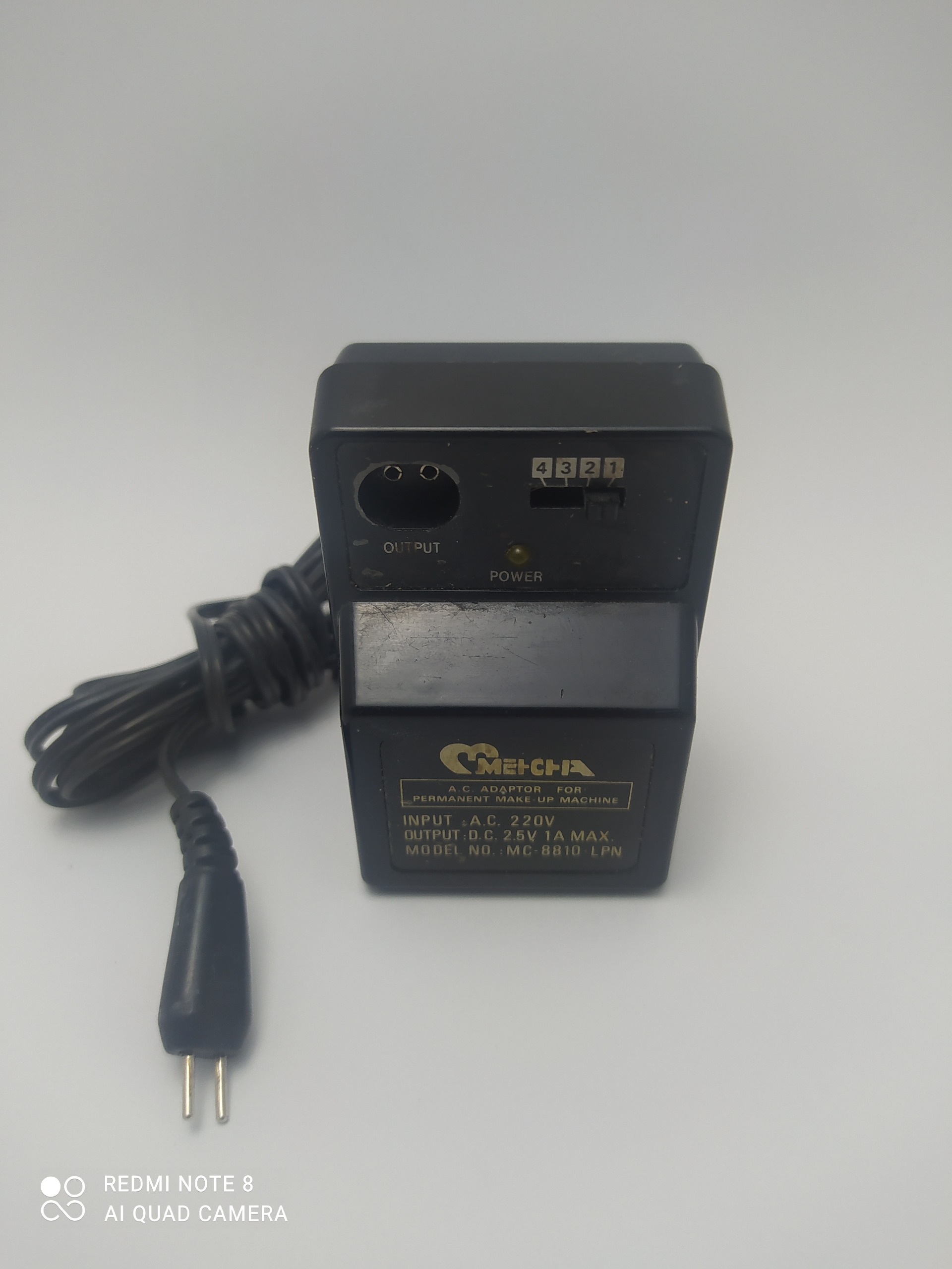 منبع تغذیه متغیر کوچک و قدیمی