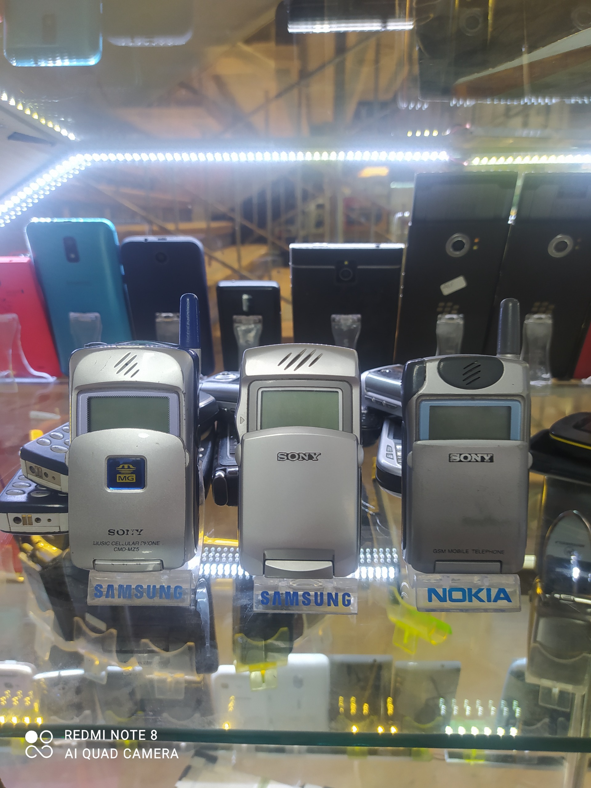 مزایده استثنایی گوشی های سونی نایاب و انتیک