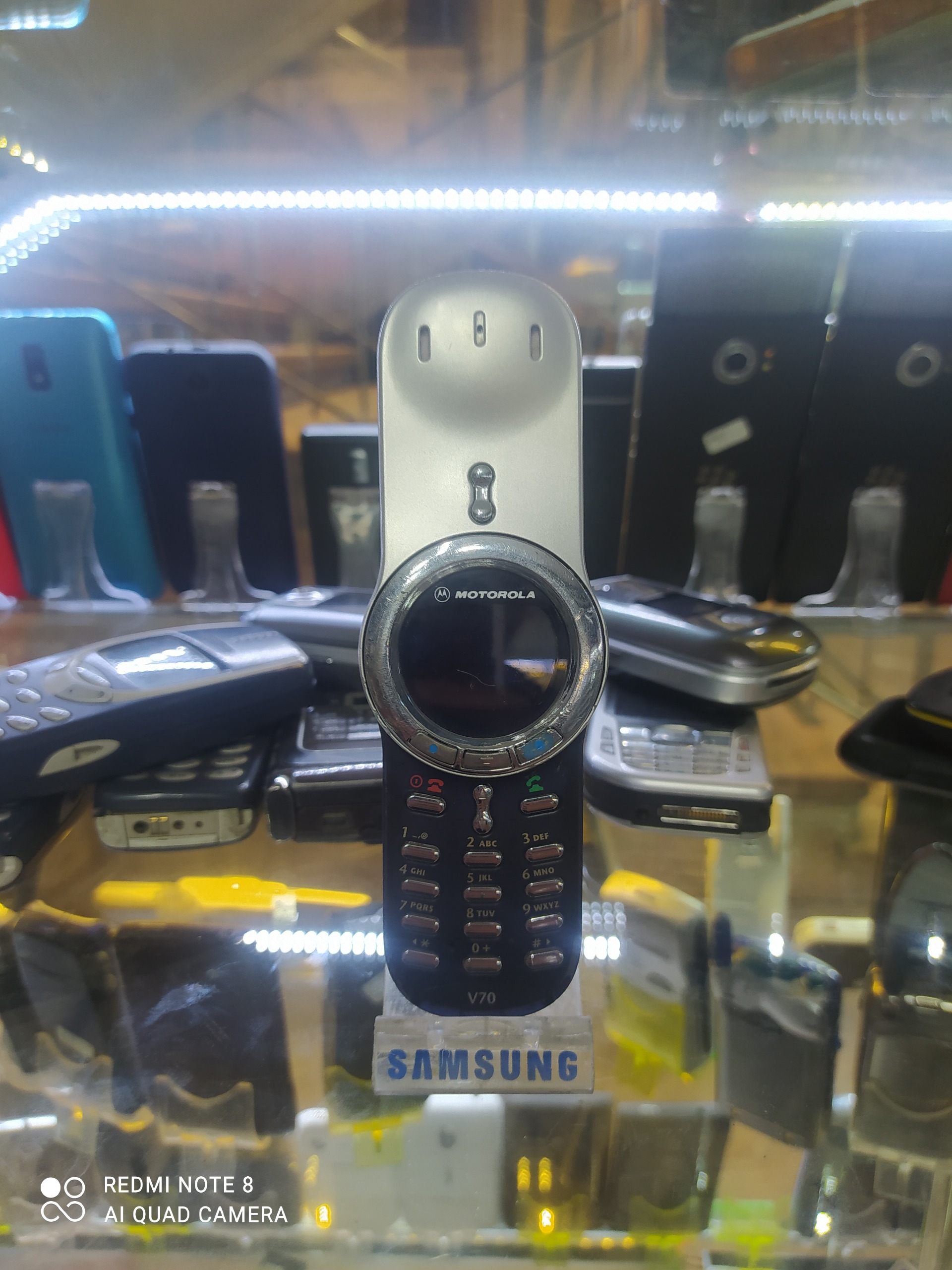 گوشی موتورولا نایاب و انتیک V70 سالم