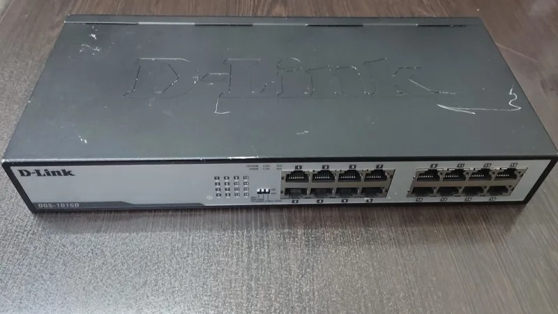 سوئیچ شبکه 16 پورت 10,100,1000 دی لینک DGS-1016D