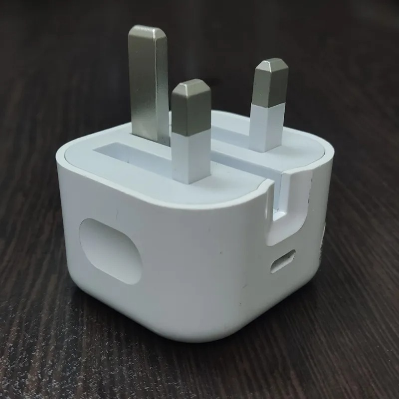 شارژر دیواری 20 وات اپل مدل B/A (توضیحات داد)