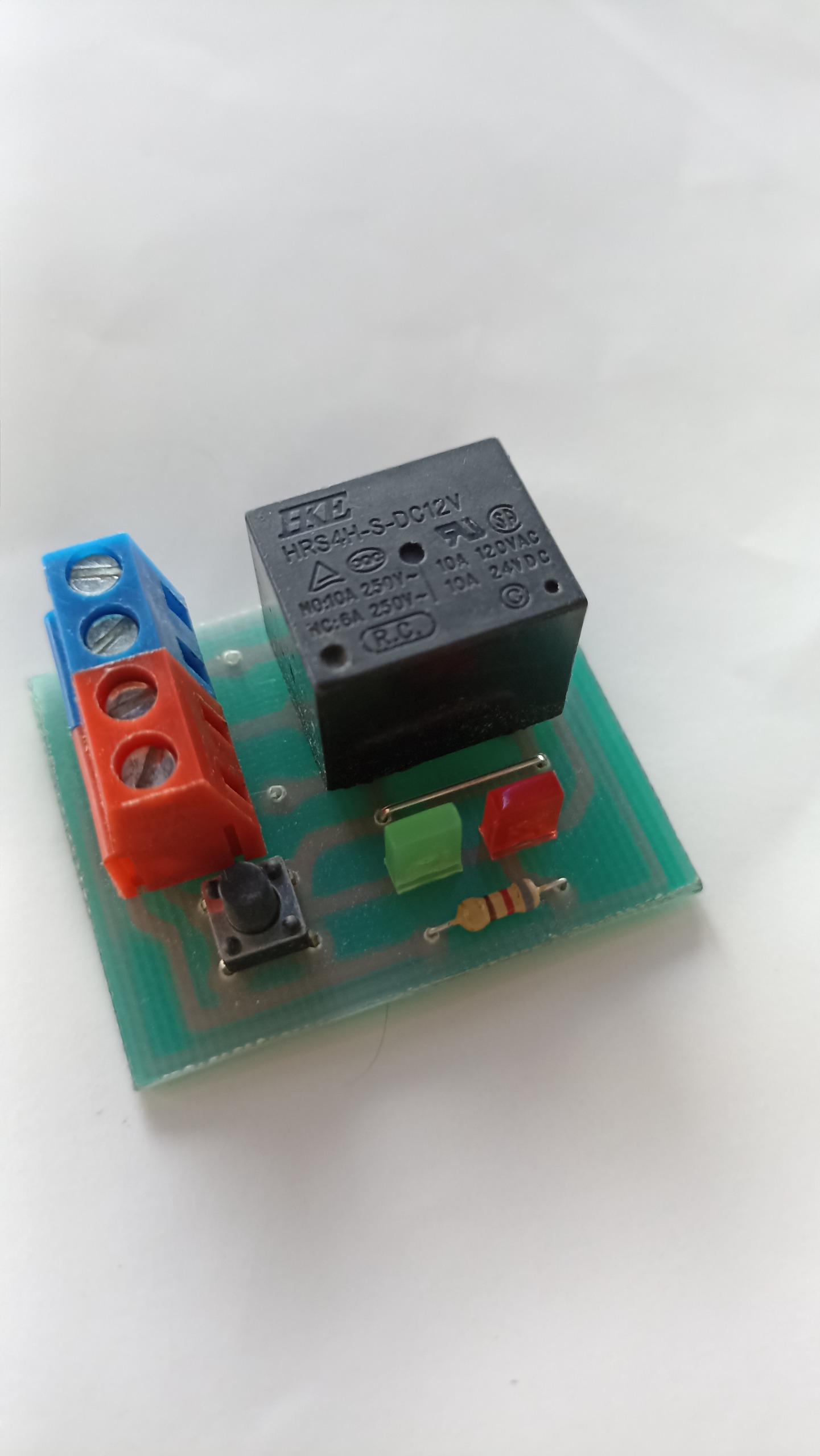 مدار محافظ اتصال کوتاه با قطع خودکار