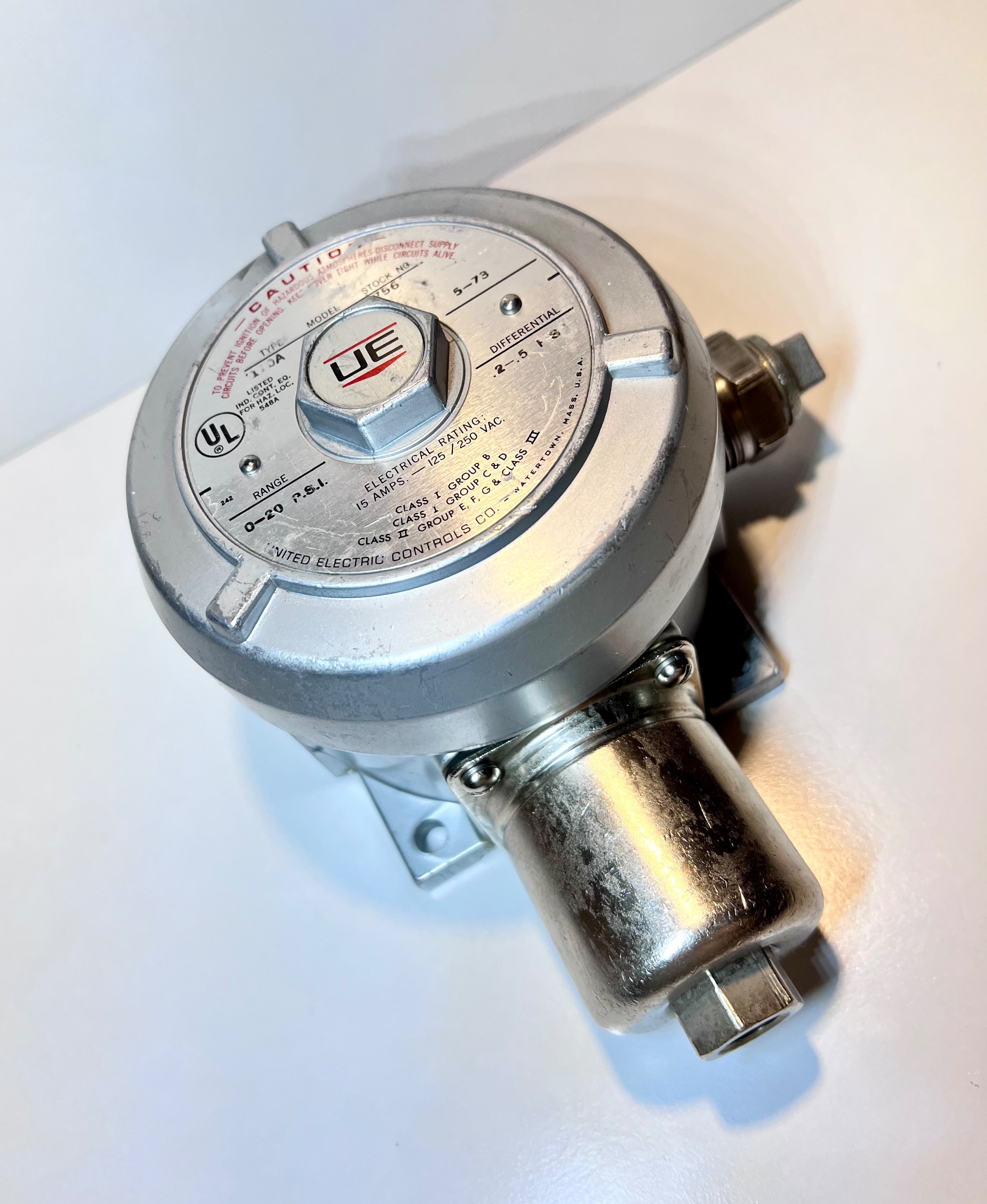 پرشر سوئیچ ضد انفجار UE j110-144