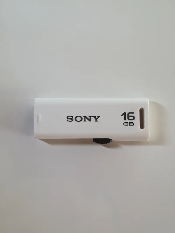 فلش مموری سونی اصل تایوان 16GB