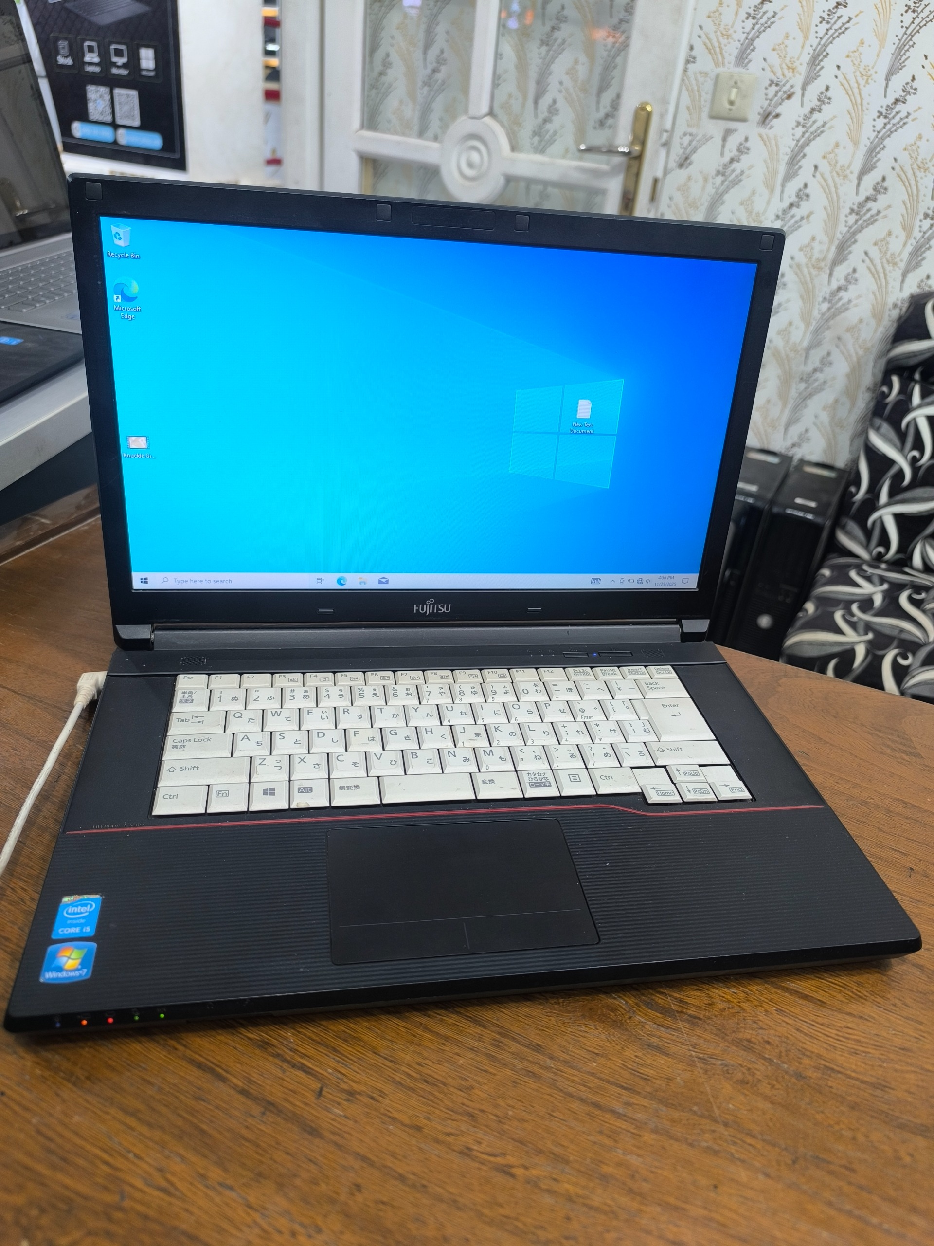 لپ تاپ فوجیتسو نسل 4پردازندهi5مدل A574