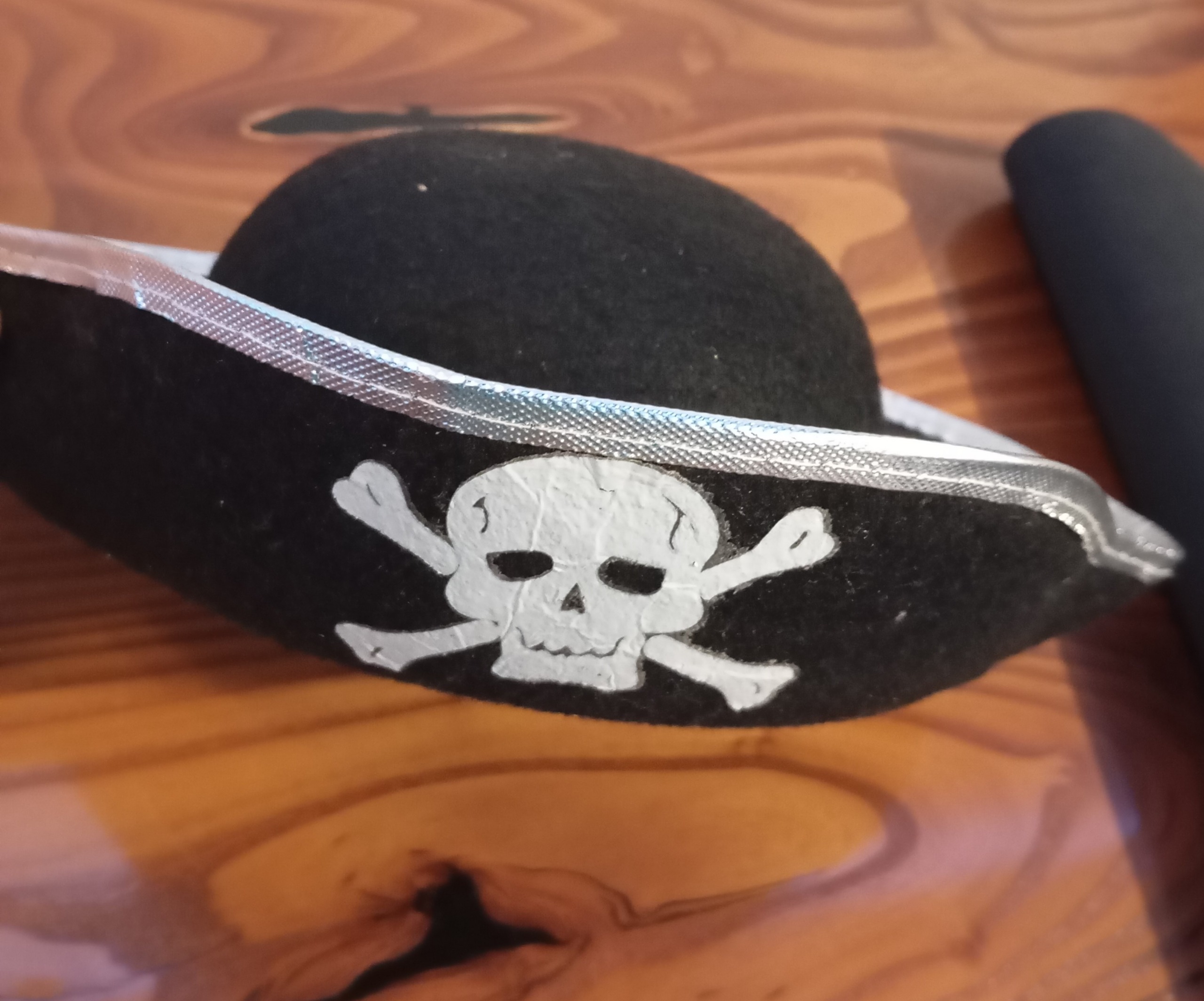 کلاه کاپیتان دزدان دریایی