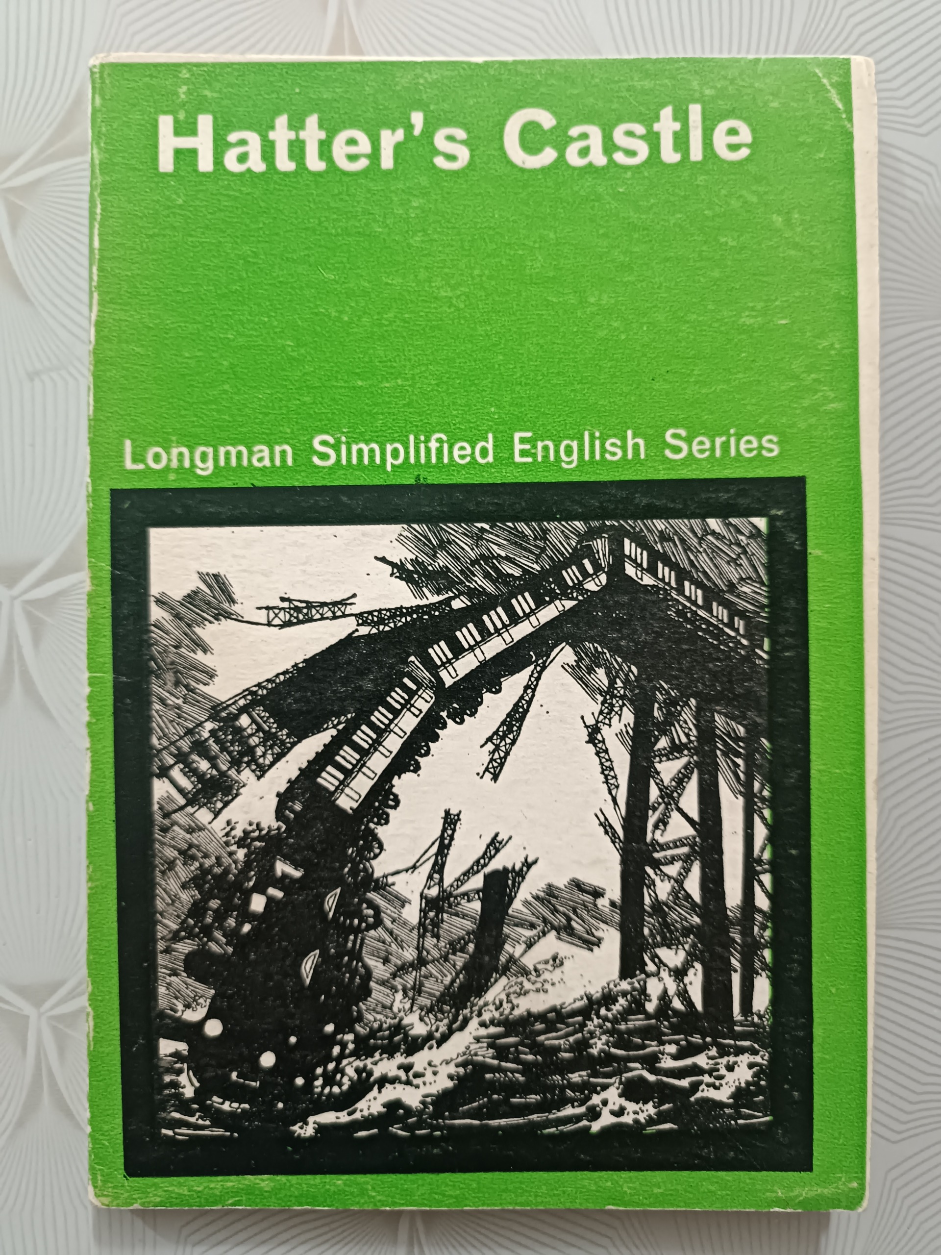 کتاب Hatters Castle لانگمن