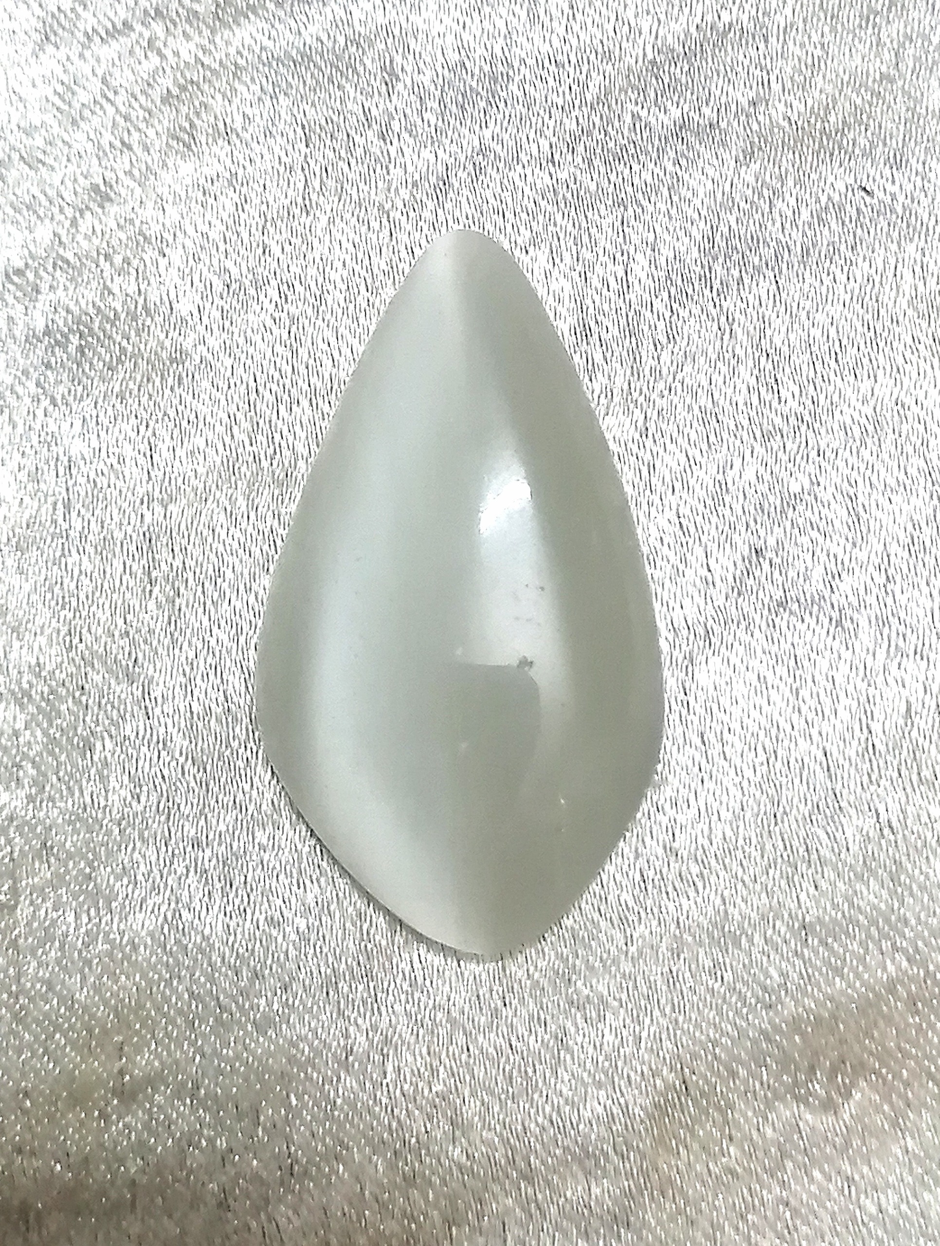 نگین چشم گربه سفید