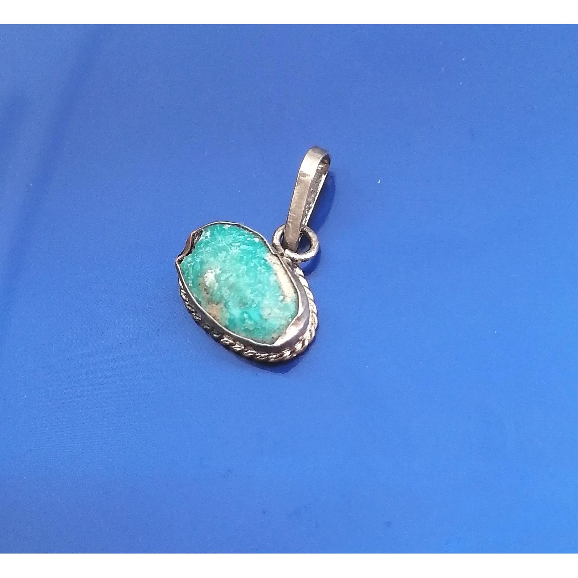 اویز گردنبند فیروزه قدیمی