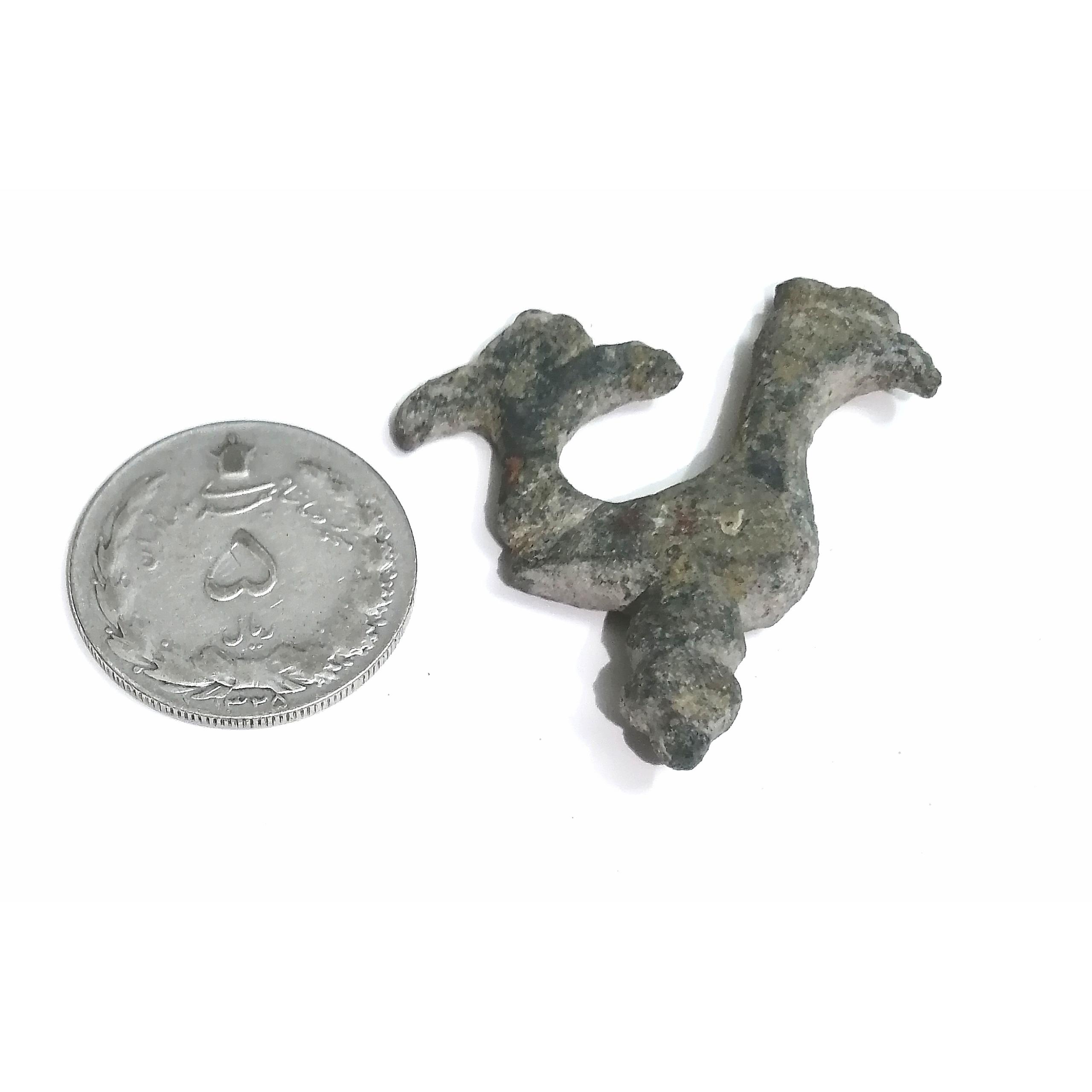 مجسمه قدیمی پرنده