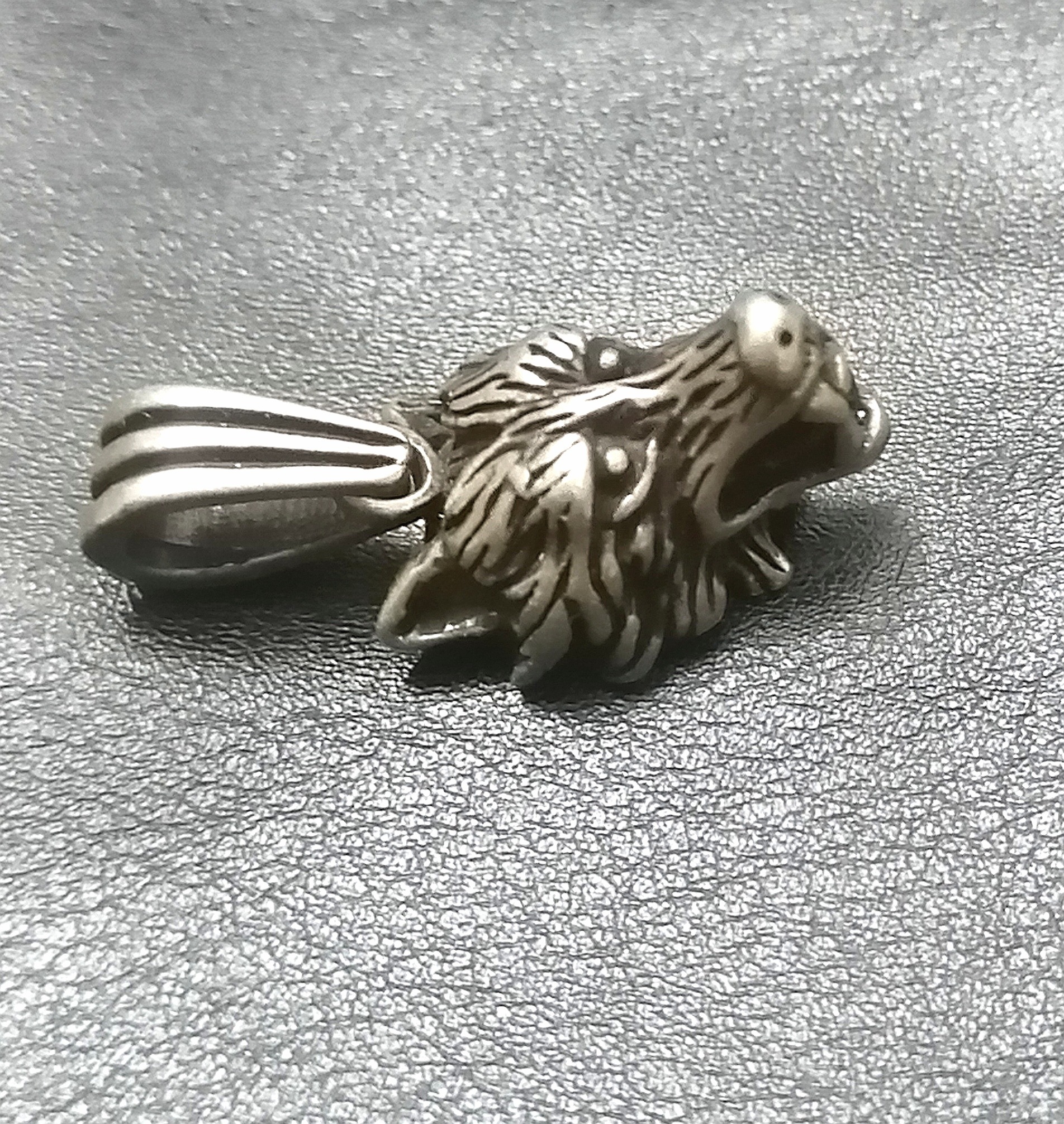 اویز گردنی نقره