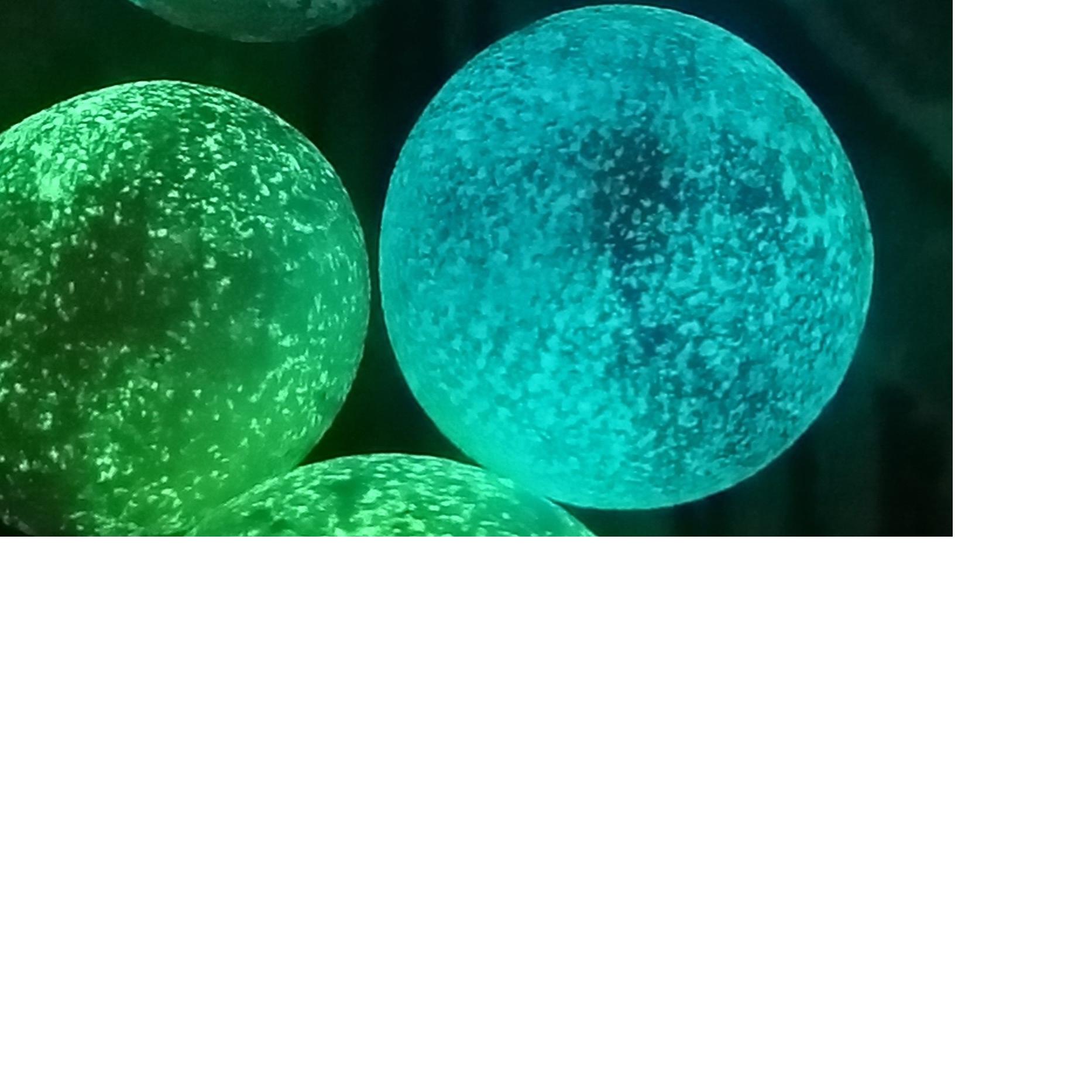 گوی شب چراغ زیبا