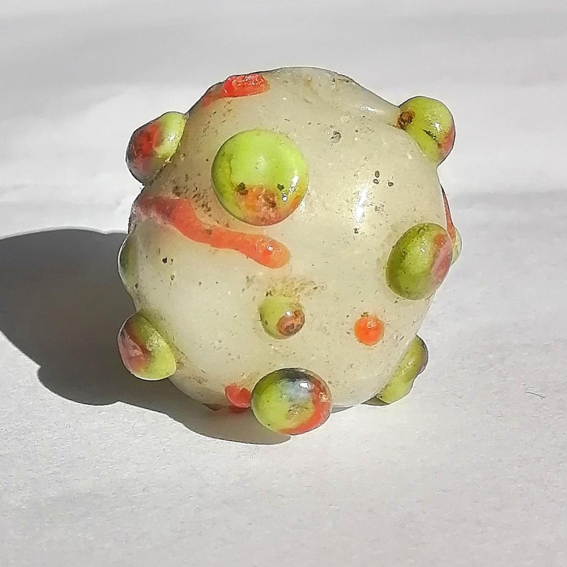 مهره قدیمی بسیار زیبا