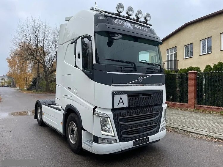 چراغ ماشین سنگین ولو fh4 و fh5 چراغ volvo