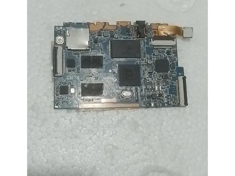 برد سالم و روشن تبلت دانش آموزی