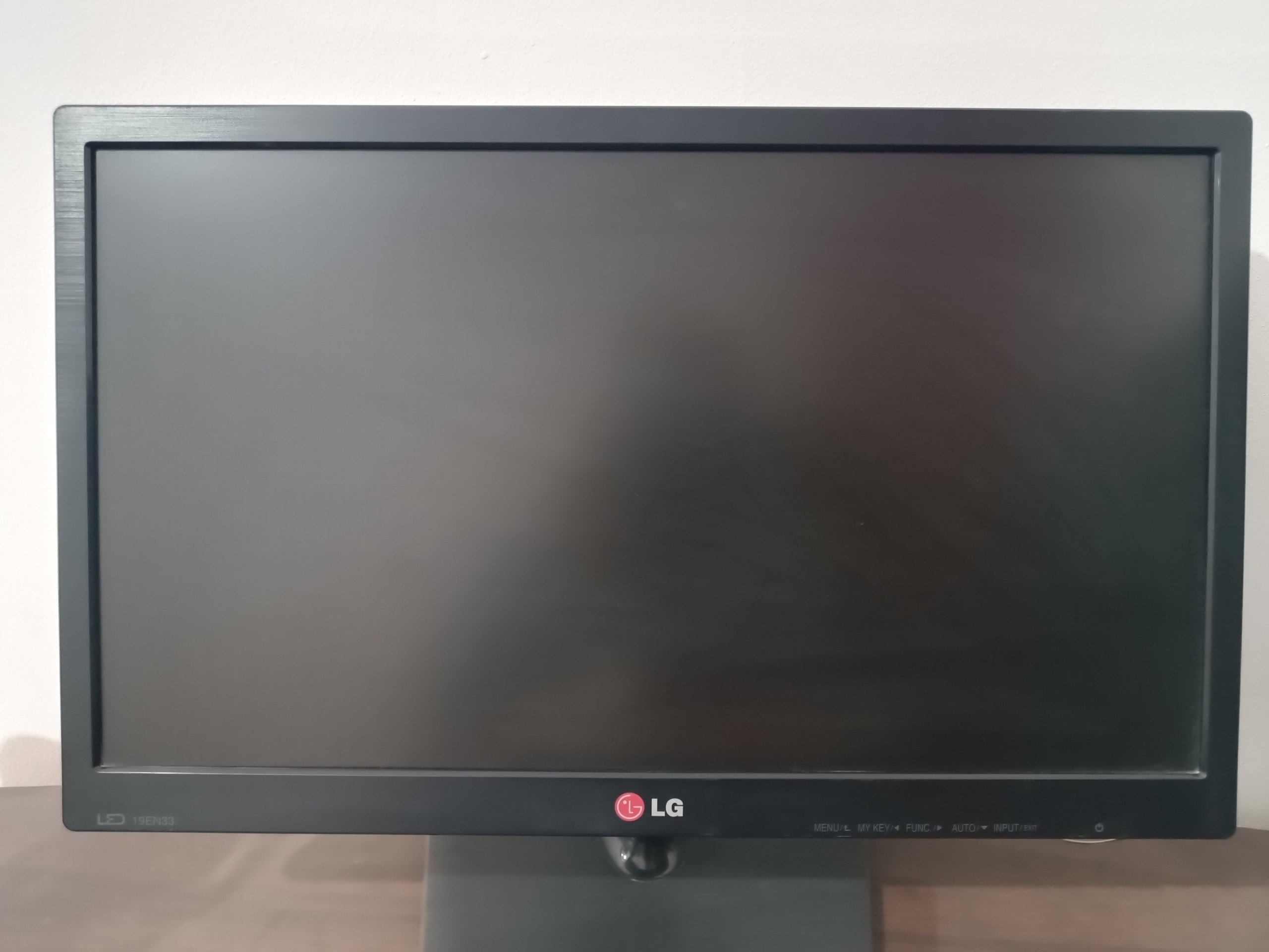 مانیتور ال جی 19 اینج