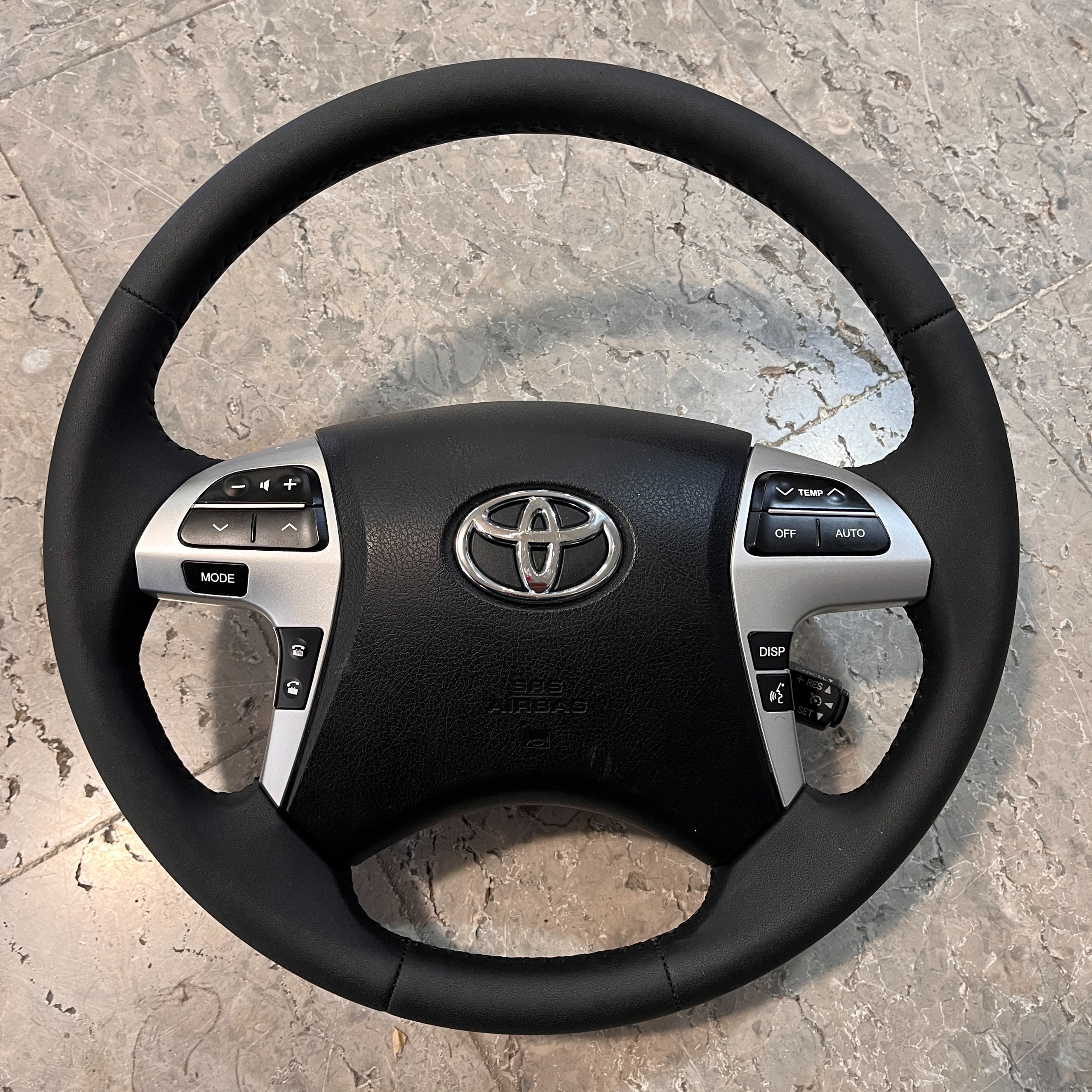 فرمان اصلی تویوتا هایلوکس (توضیحات)