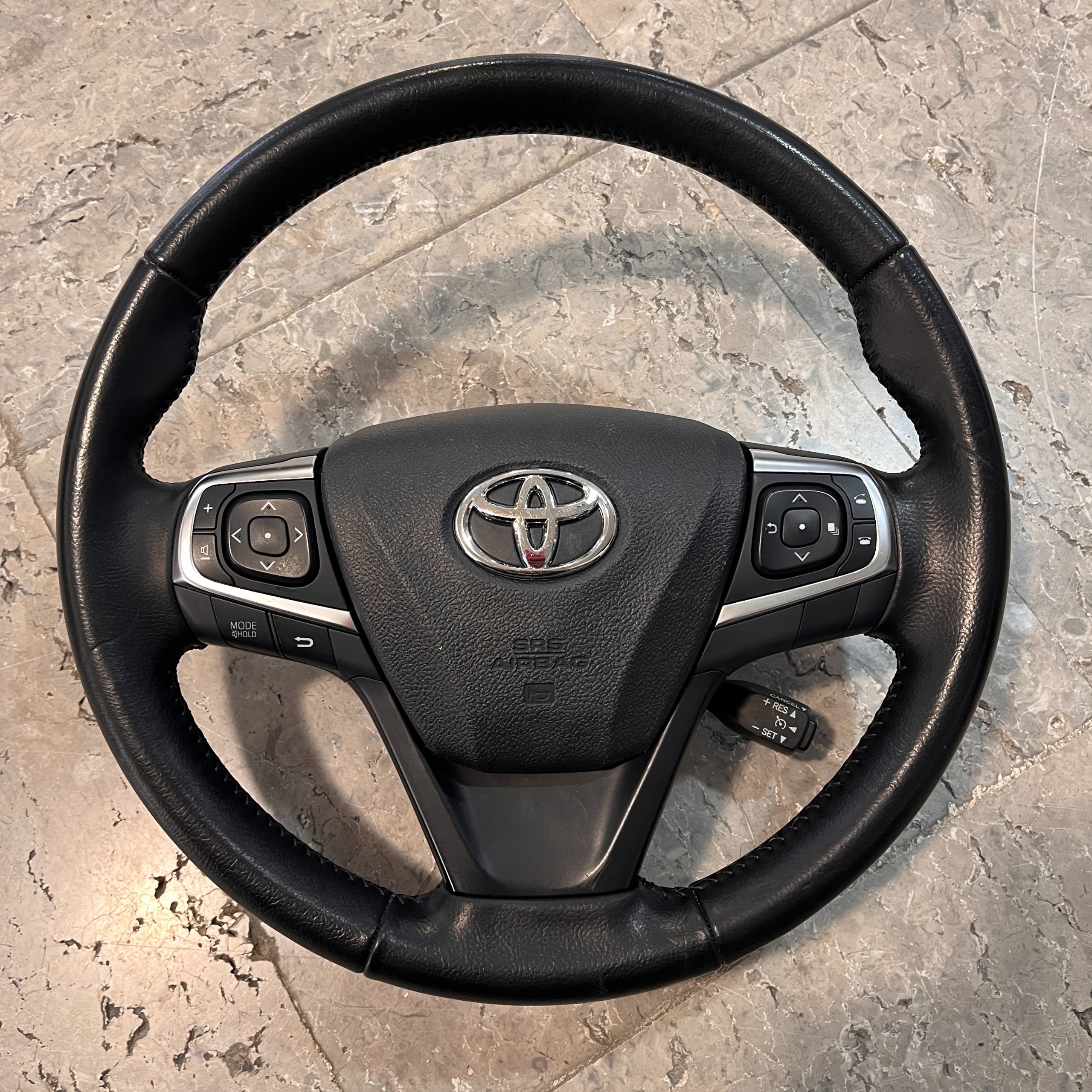 فرمان اصلی تویوتا کمری (توضیحات)