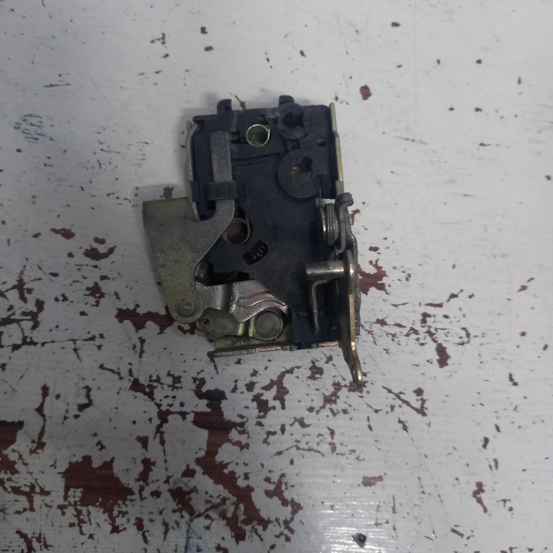 قفل در عقب چپ پژو 405