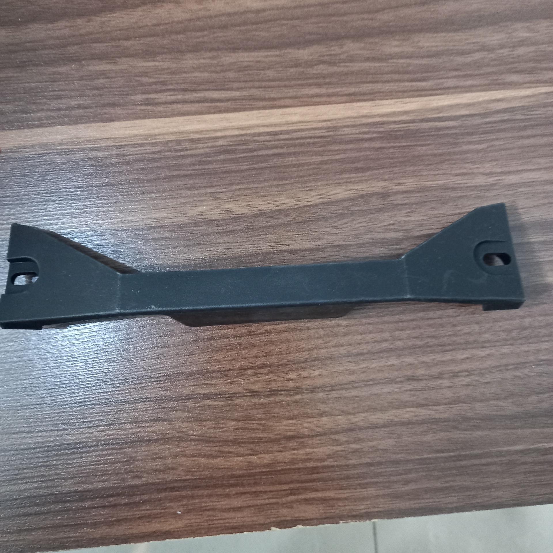 قاب محافظ شیلنگ بنزین زانتیا