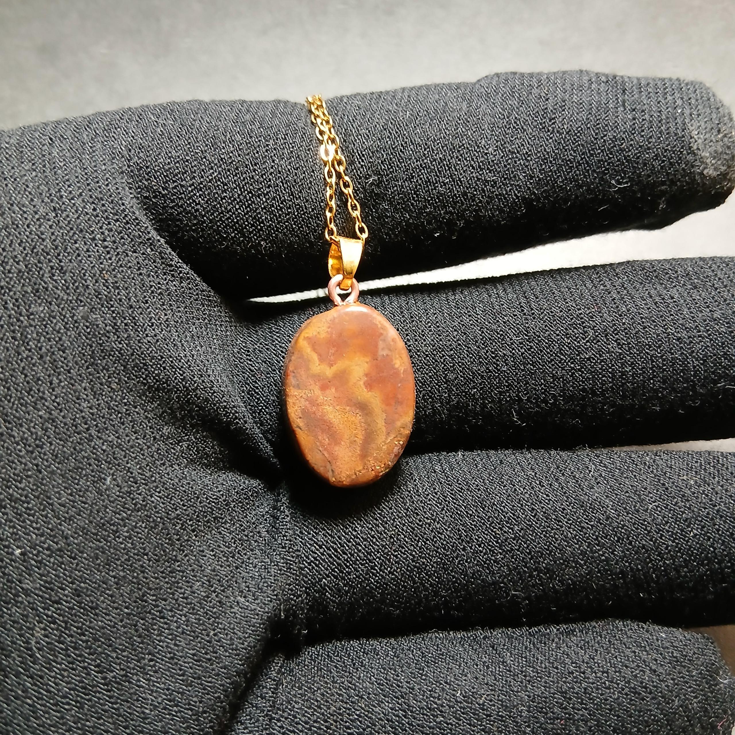 مدال جاسپر اتشین معدنی به همراه زنجیر