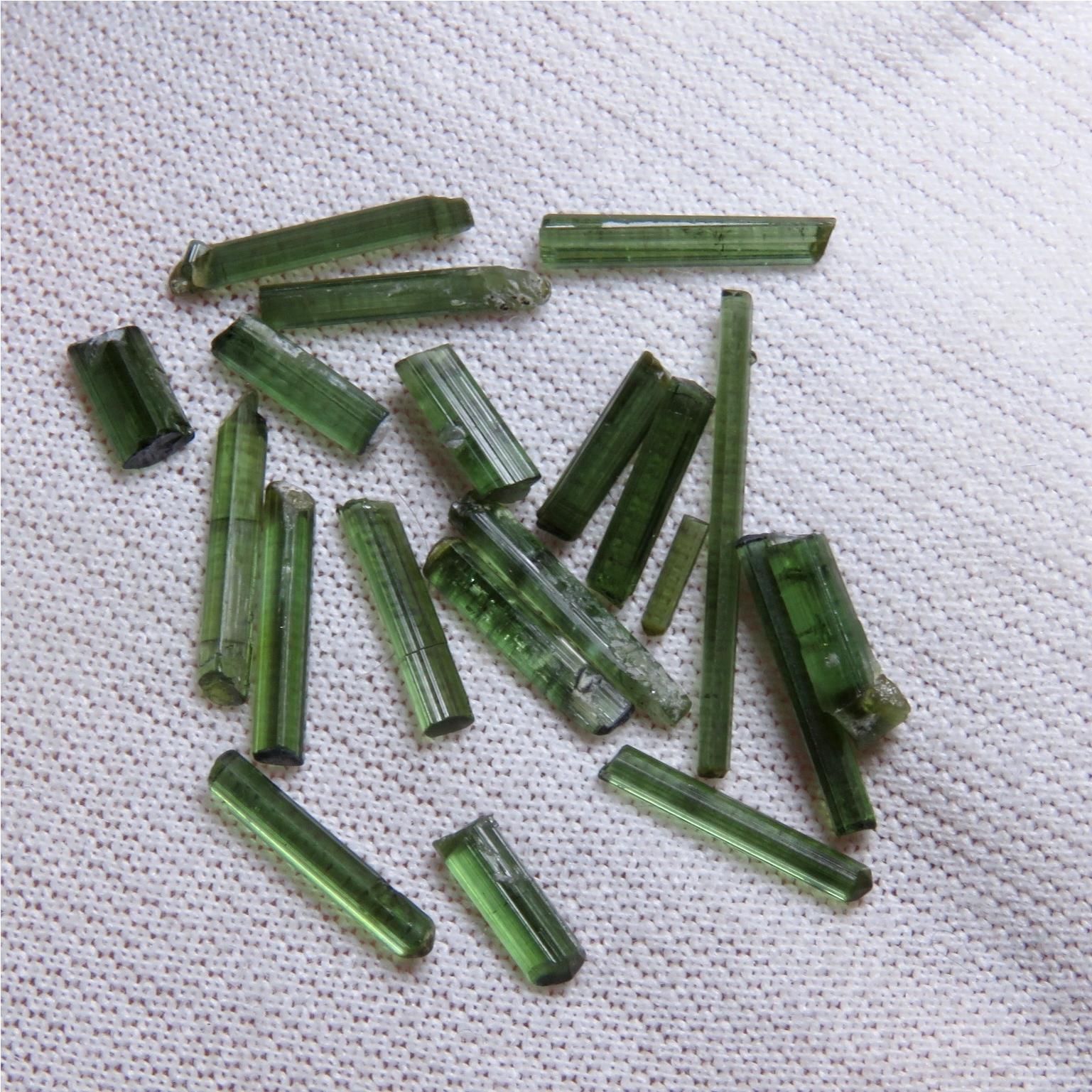 بارخونه11قیراطی تورمالین سبز افغانستان معدنی بشرط