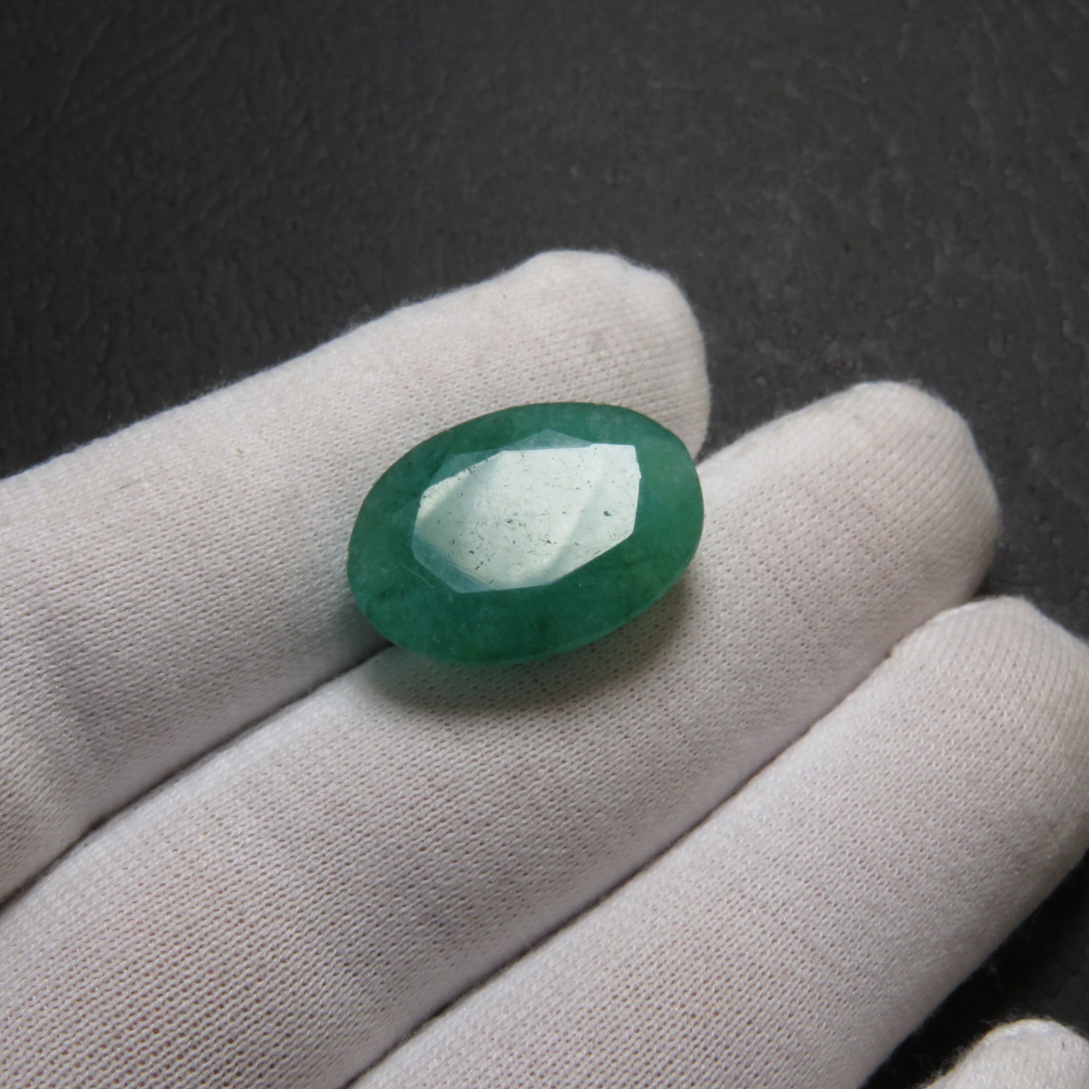 زمرد 19.6 قیراطی غول پیکر