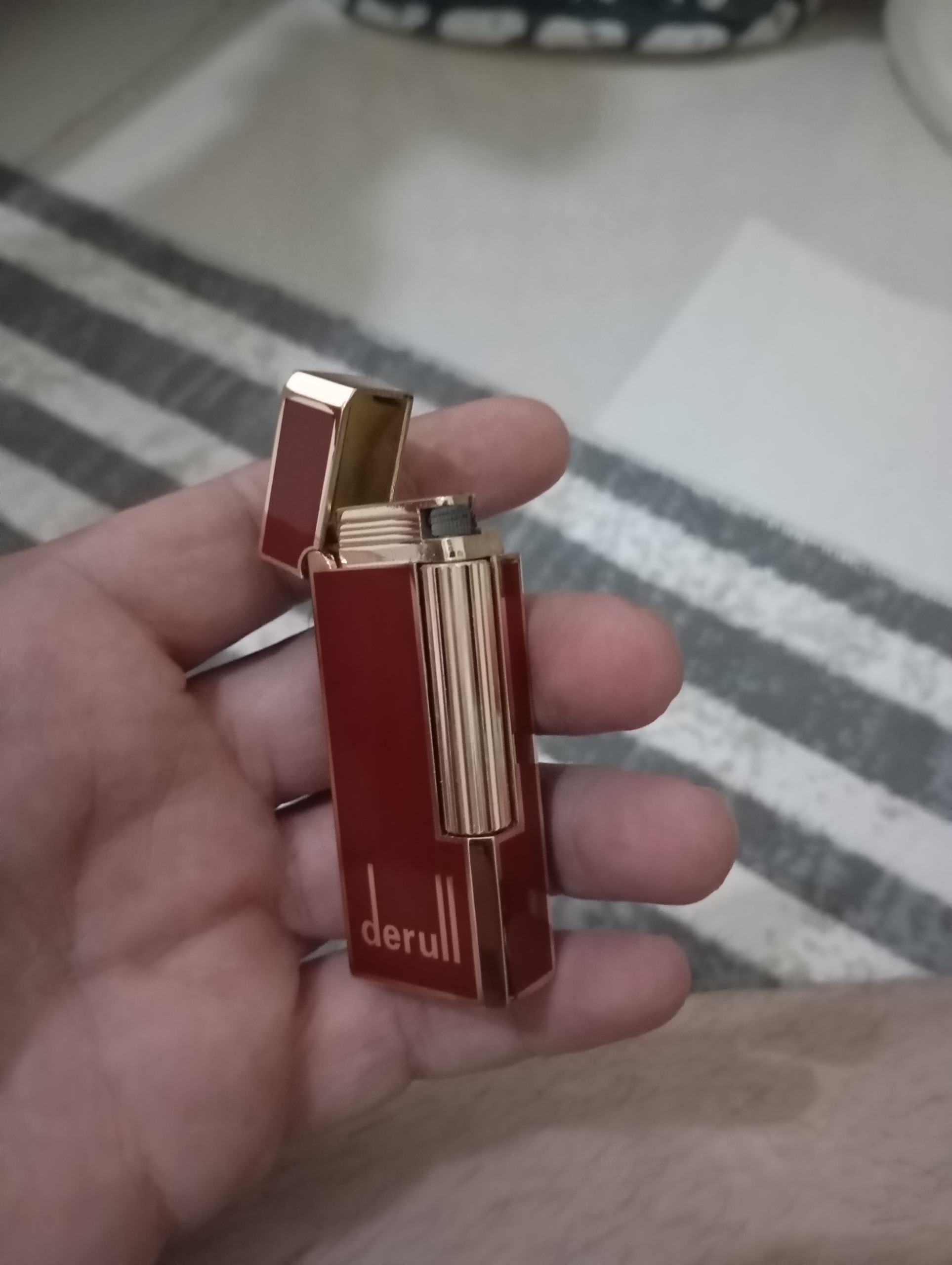 فندک بغل زن دانهیل بدنه لاکی