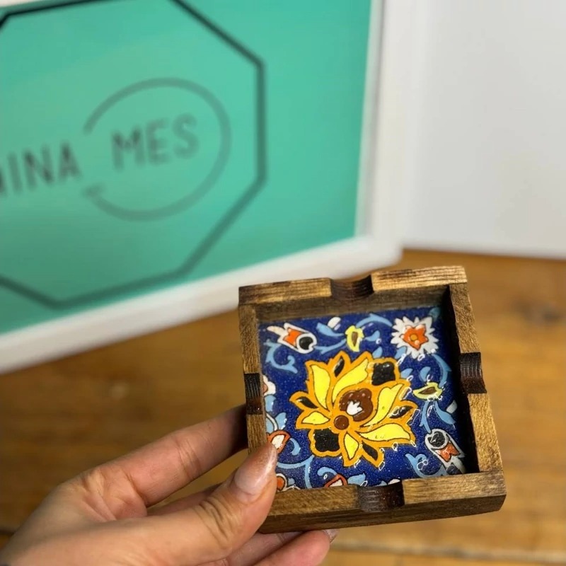 زیرسیگاری کف کاشی