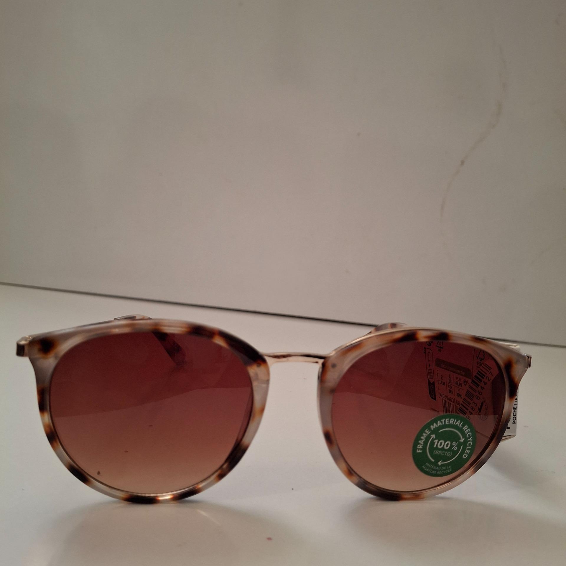 عینک آفتابی پوش آلمان