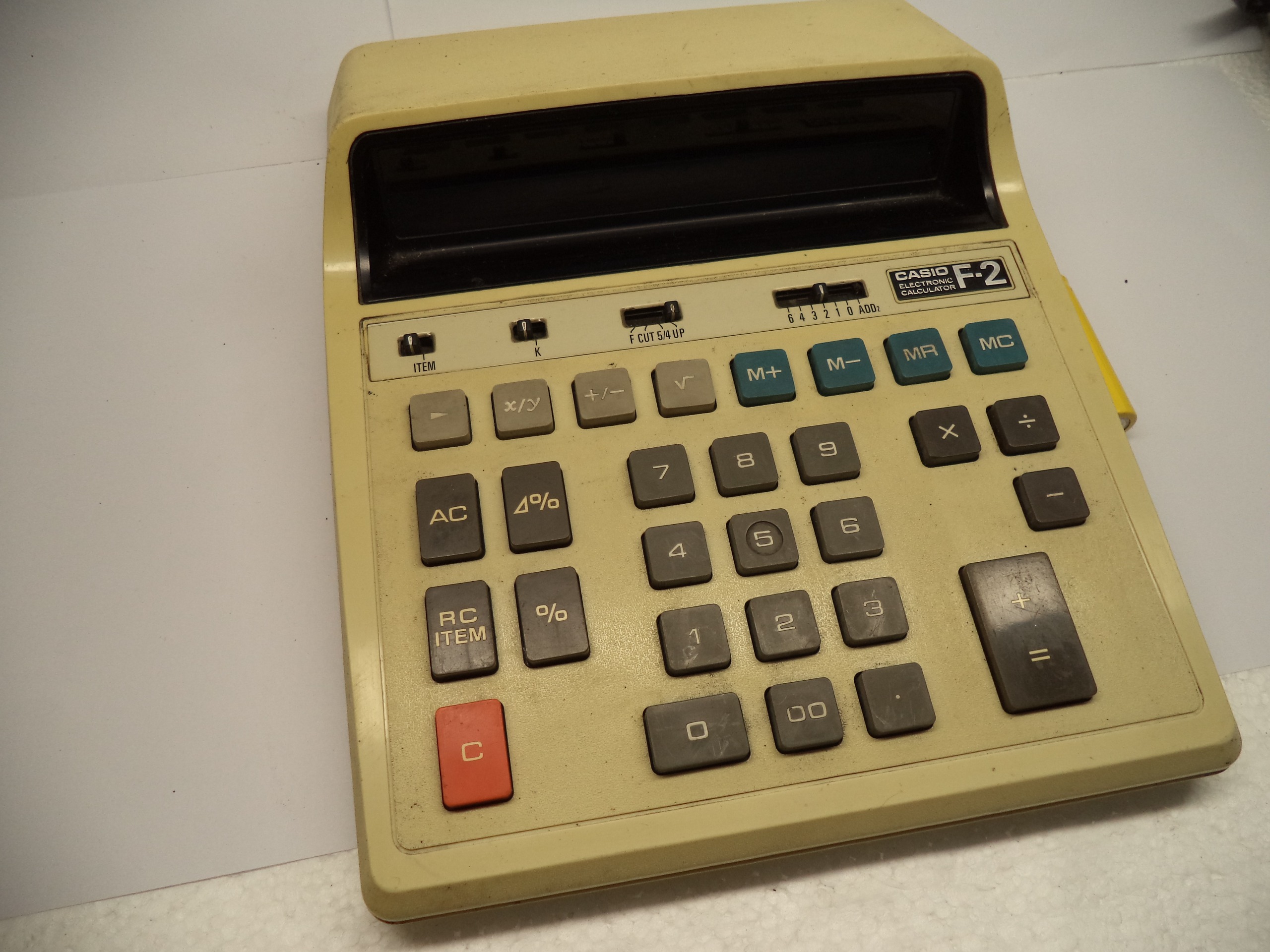 ماشین حساب کاسیو قدیمی توضیح