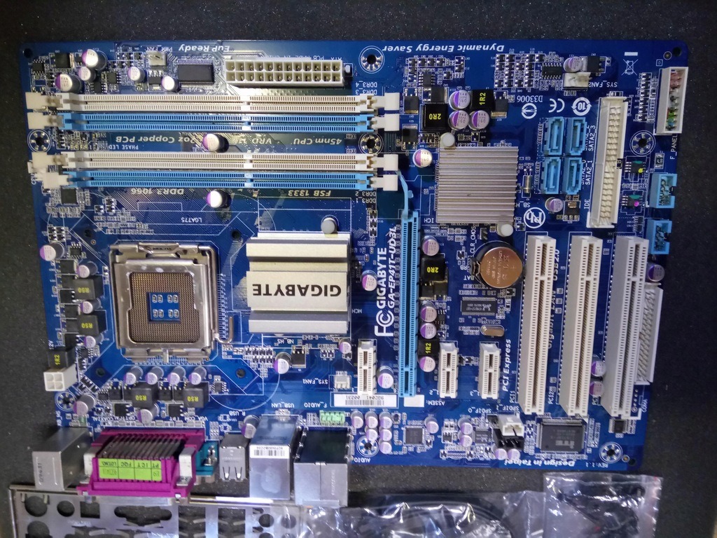 باندل مادربرد گیگابایت سوکت LGA775