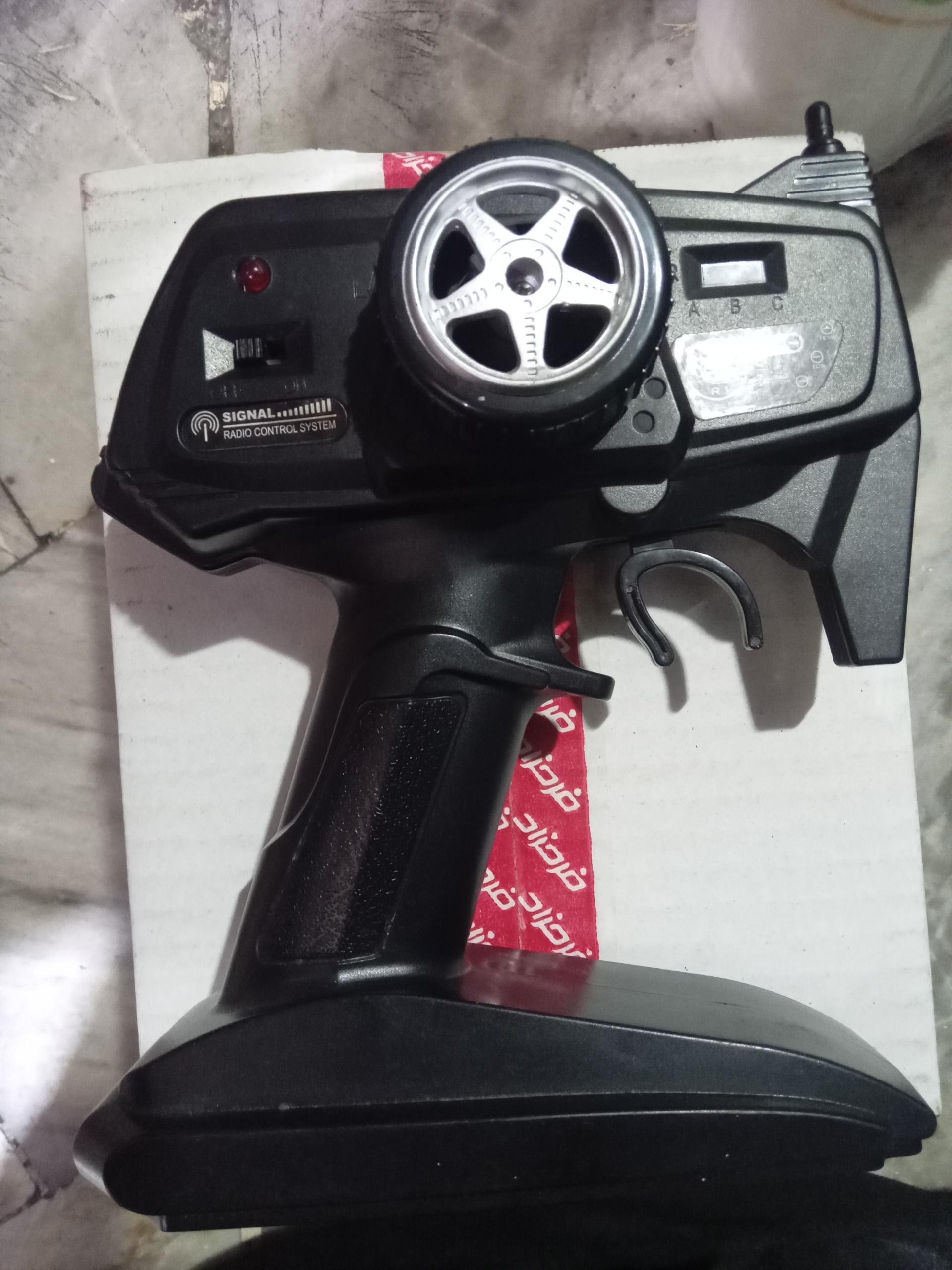 ریموت کنترل ماشین اسباب بازی